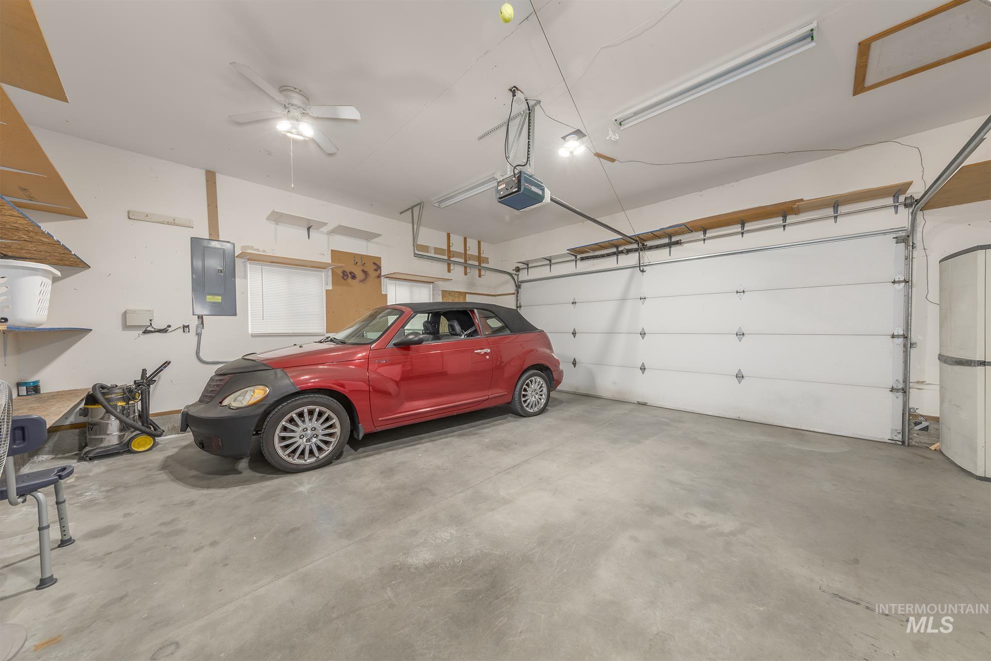910 Jonathan Street Property Photo 26