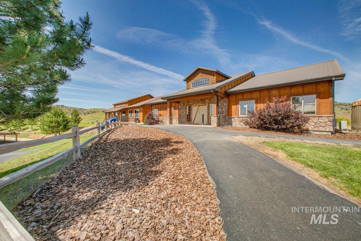 5001 Cherry Gulch Lane Property Photo 6