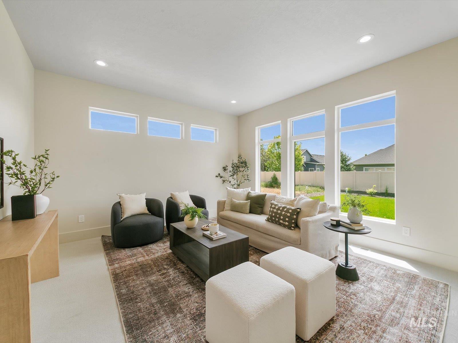 6241 W Strant St. Property Photo 16