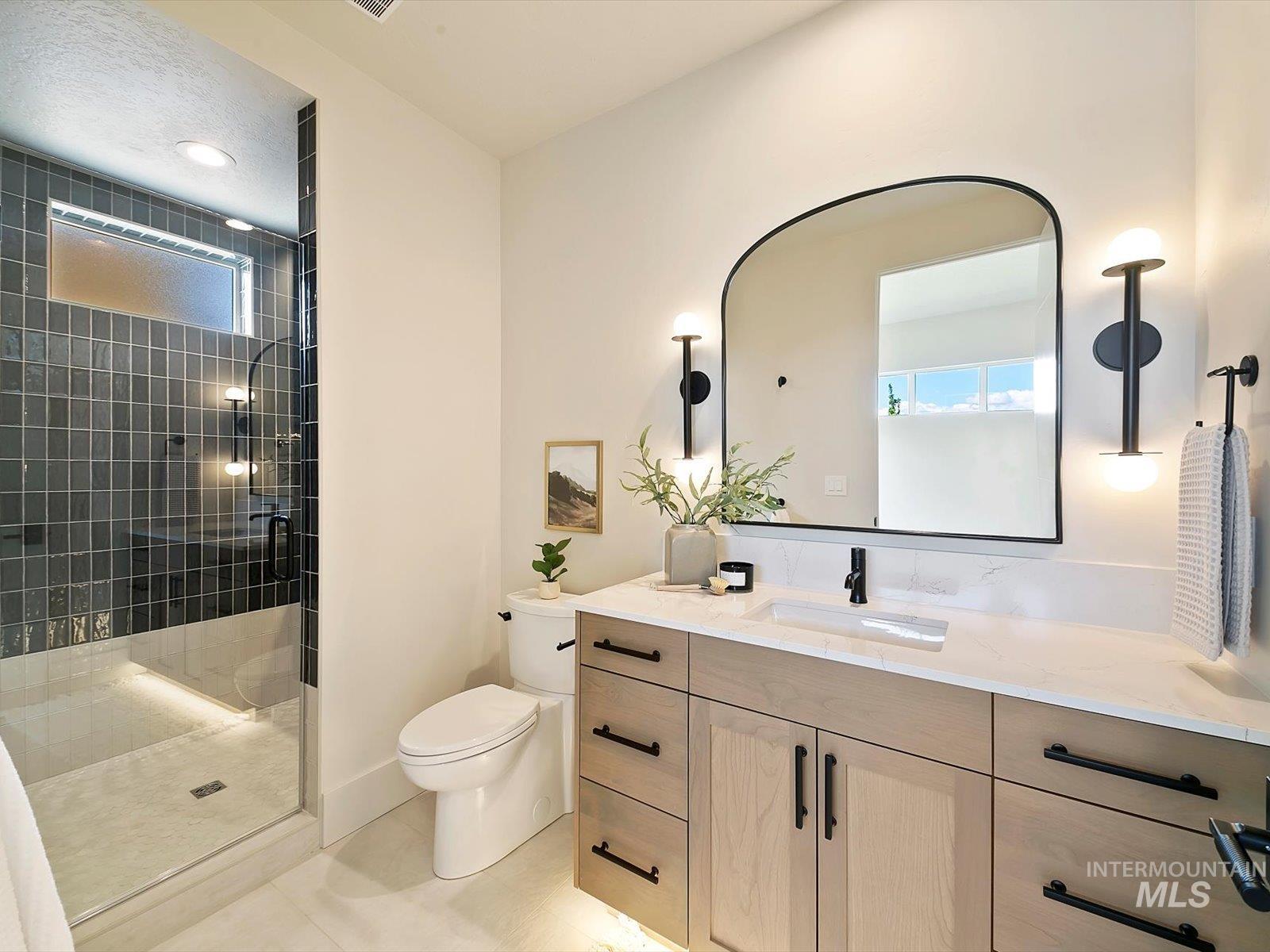 6241 W Strant St. Property Photo 32