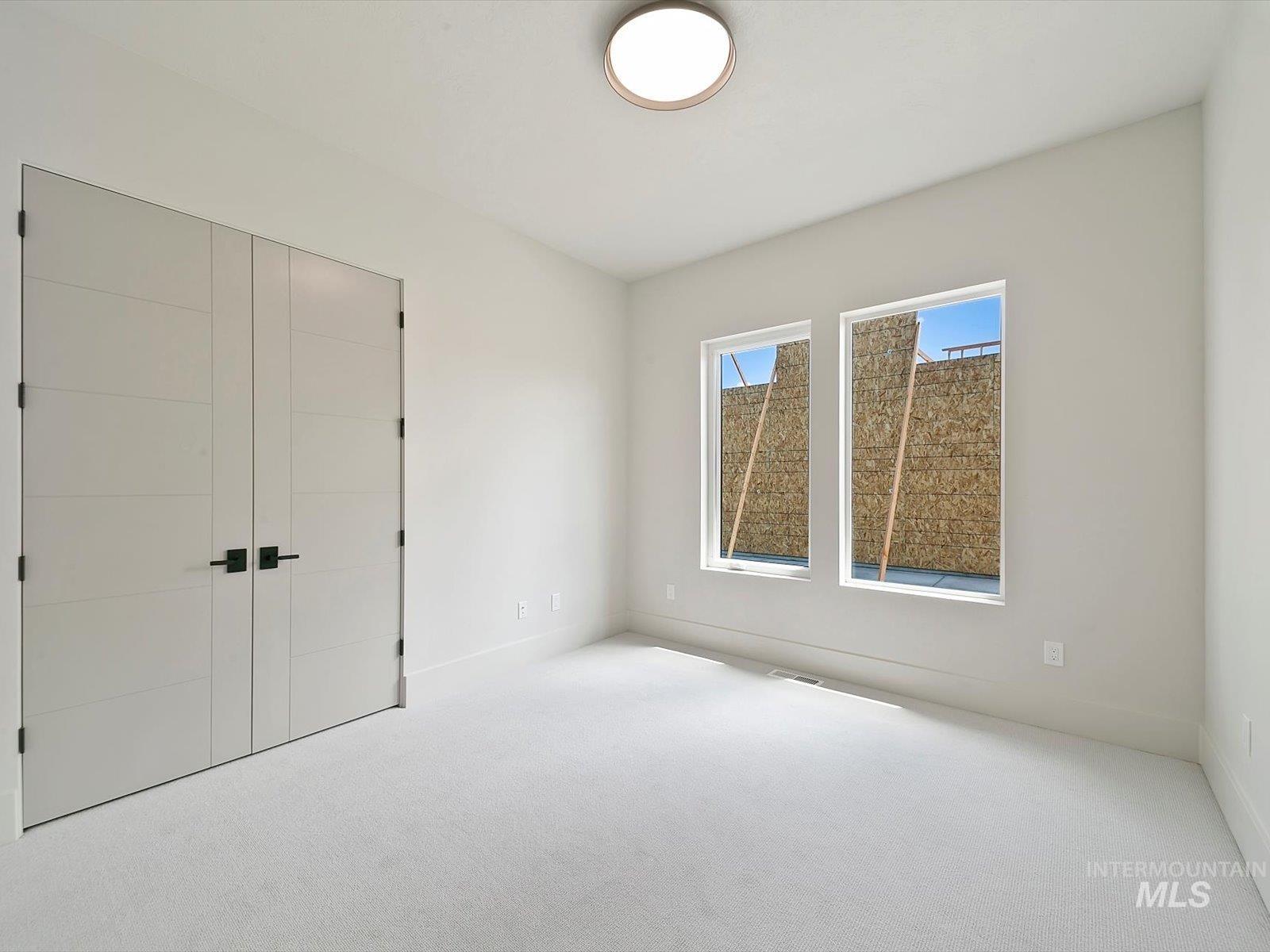 6241 W Strant St. Property Photo 35