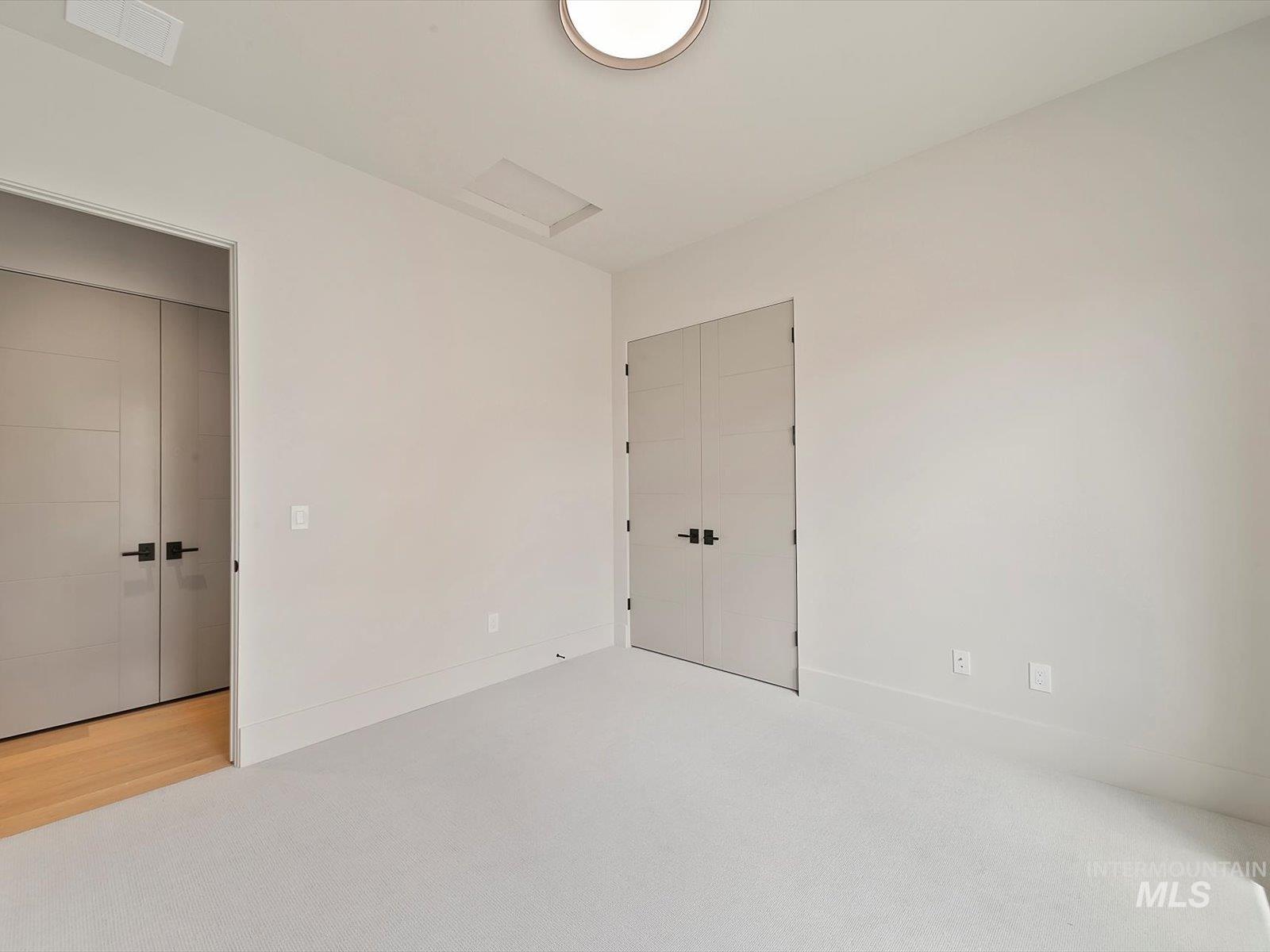 6241 W Strant St. Property Photo 36