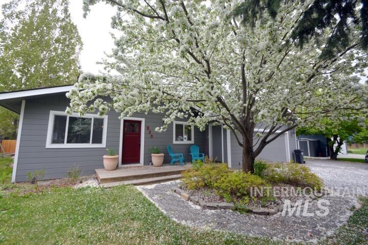 530 Eureka Drive Property Photo 1