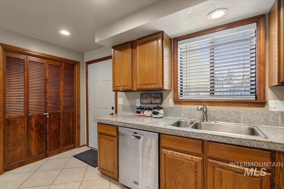 502 Lake Cascade Parkway Property Photo 17