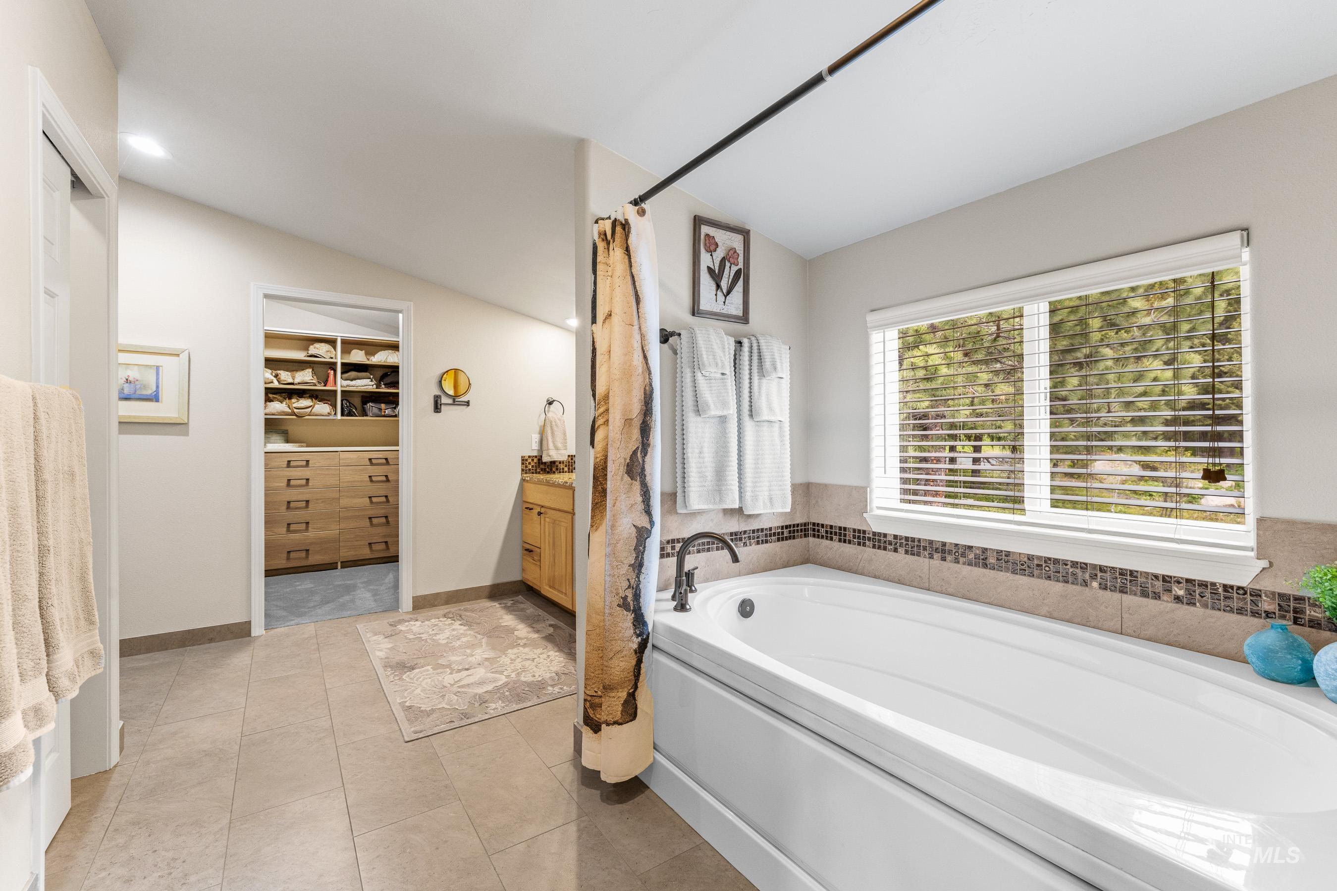 1611 Woodhaven Lane Property Photo 23