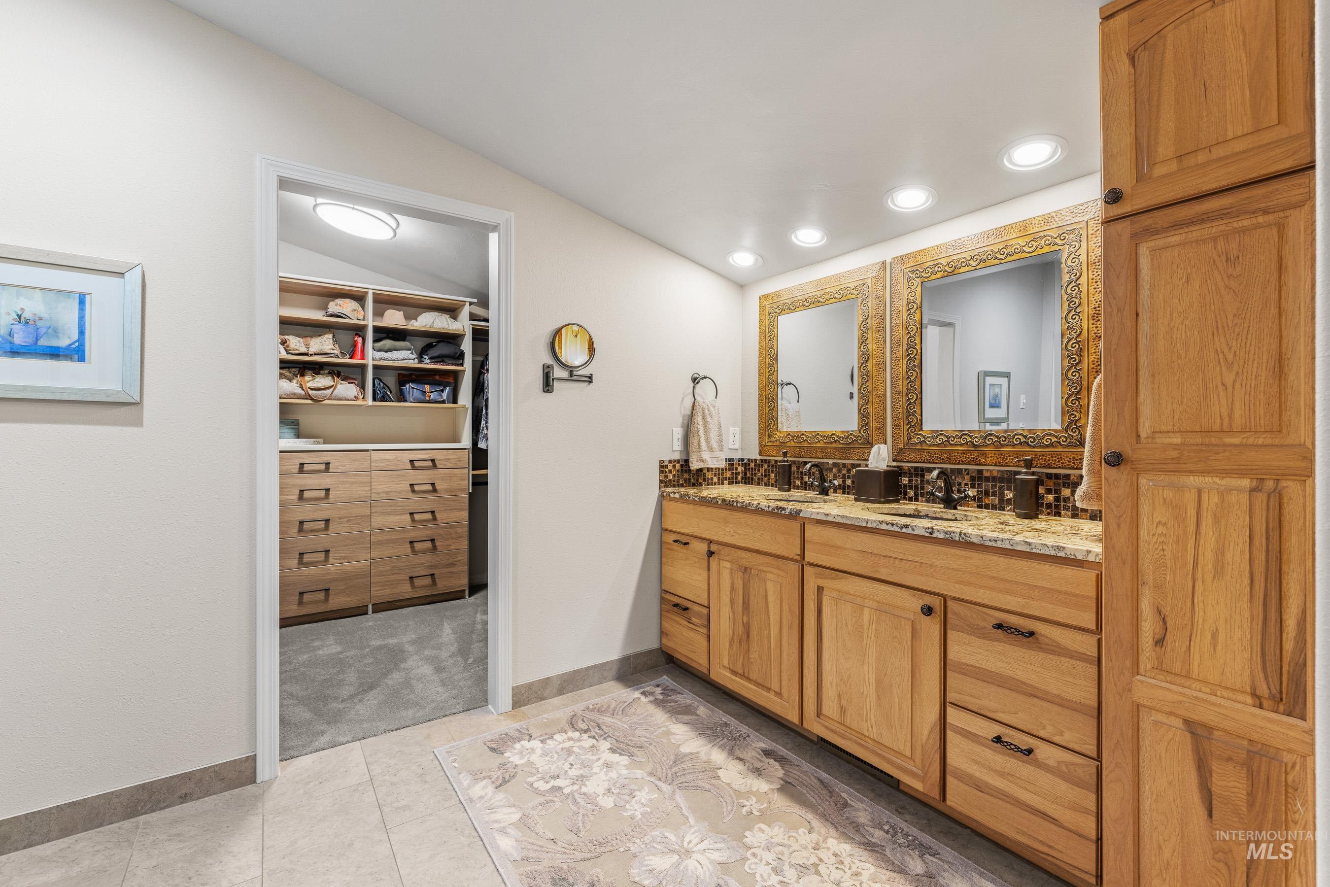 1611 Woodhaven Lane Property Photo 24