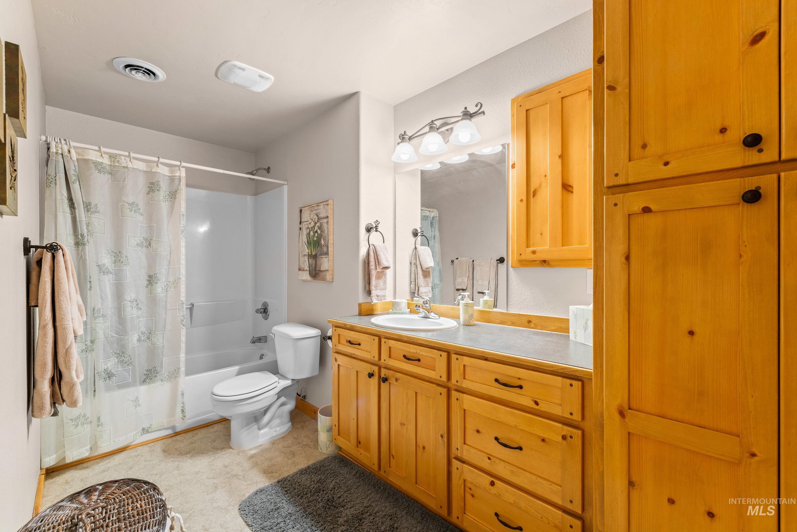 1611 Woodhaven Lane Property Photo 38