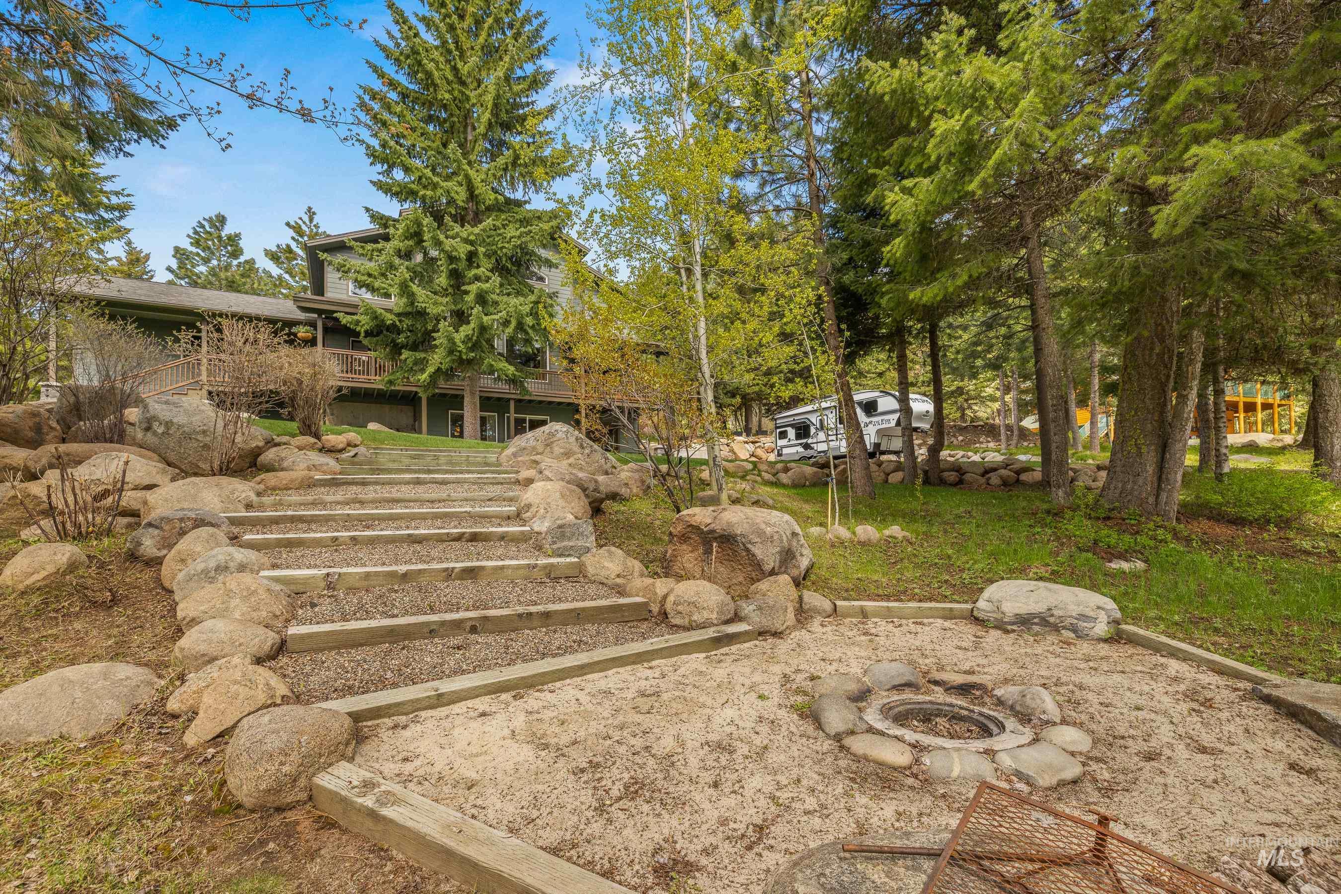 1611 Woodhaven Lane Property Photo 44