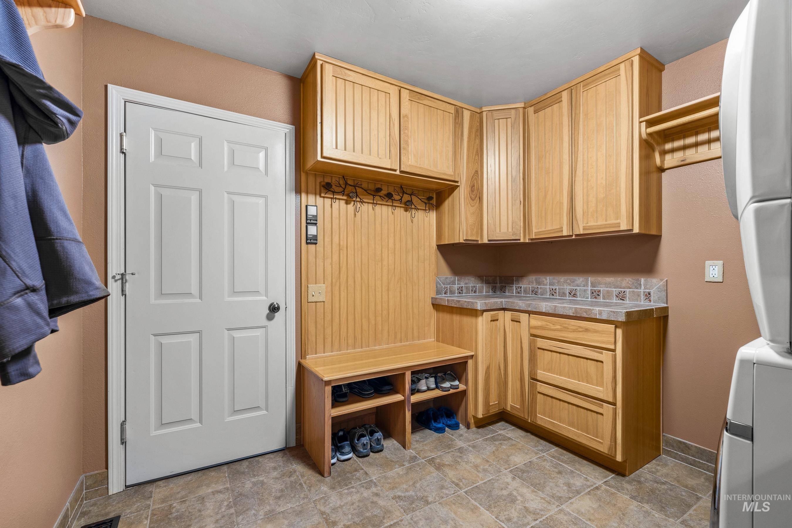 1611 Woodhaven Lane Property Photo 48