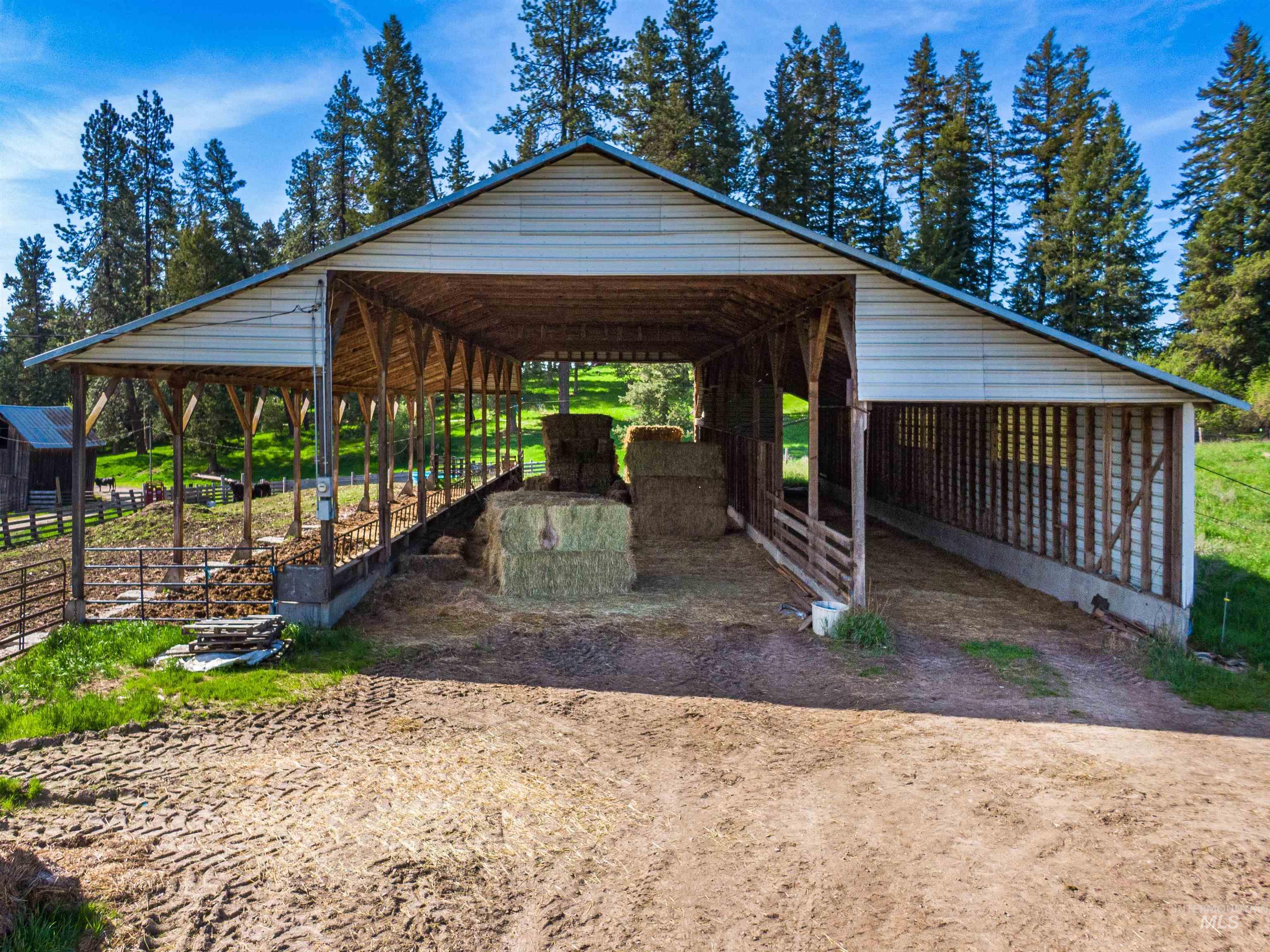 1101 Ruby Creek Rd Property Photo 21