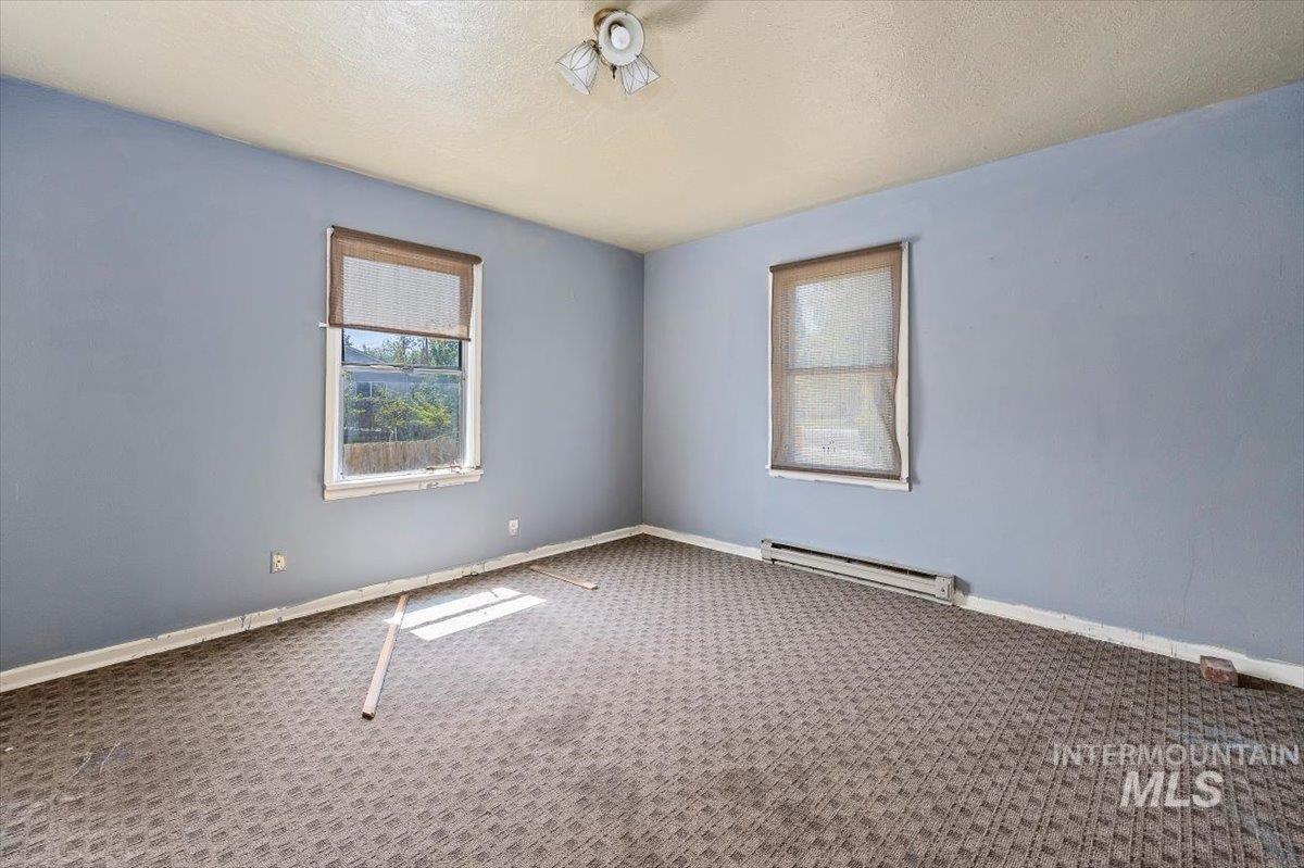 359 Falls Ave W Property Photo 17