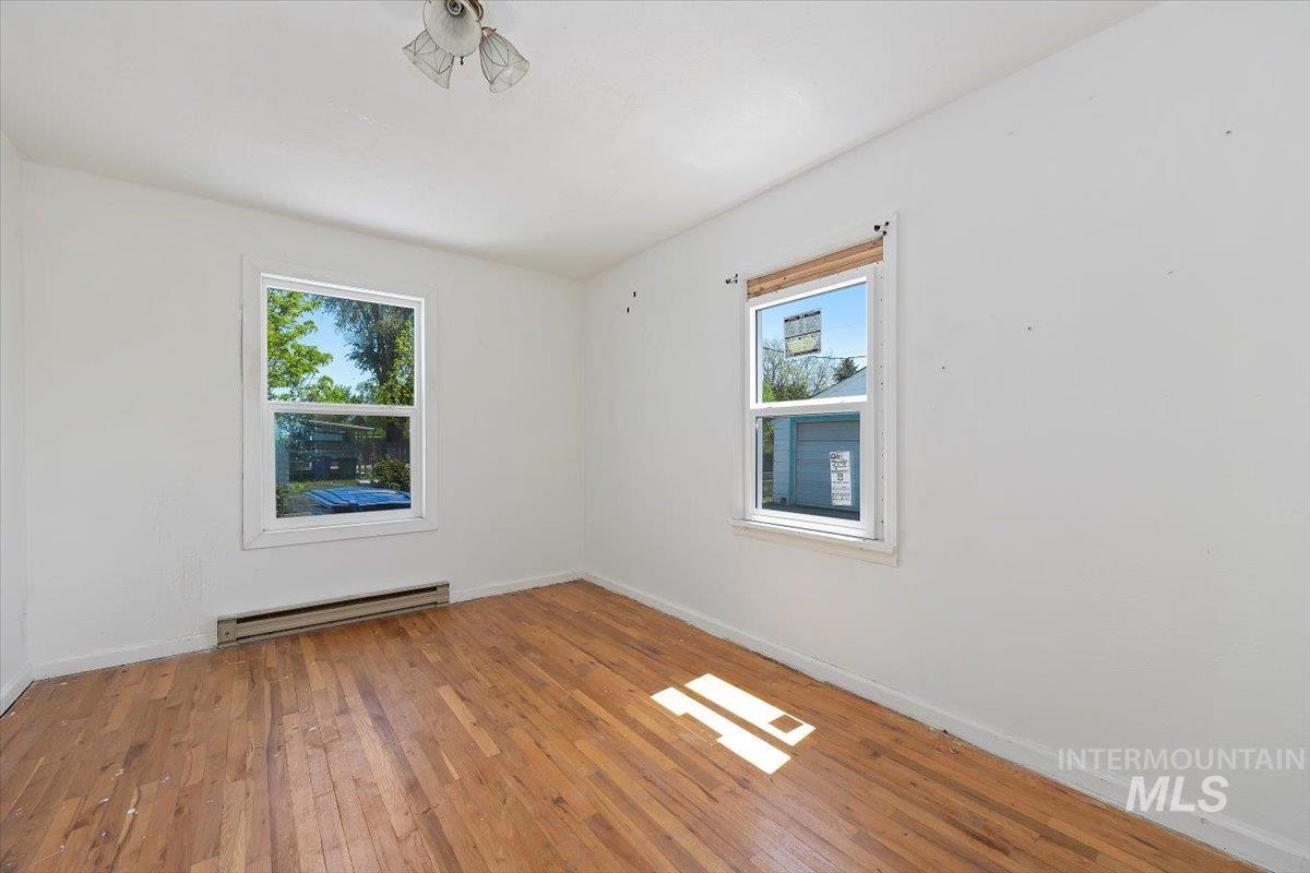 359 Falls Ave W Property Photo 19