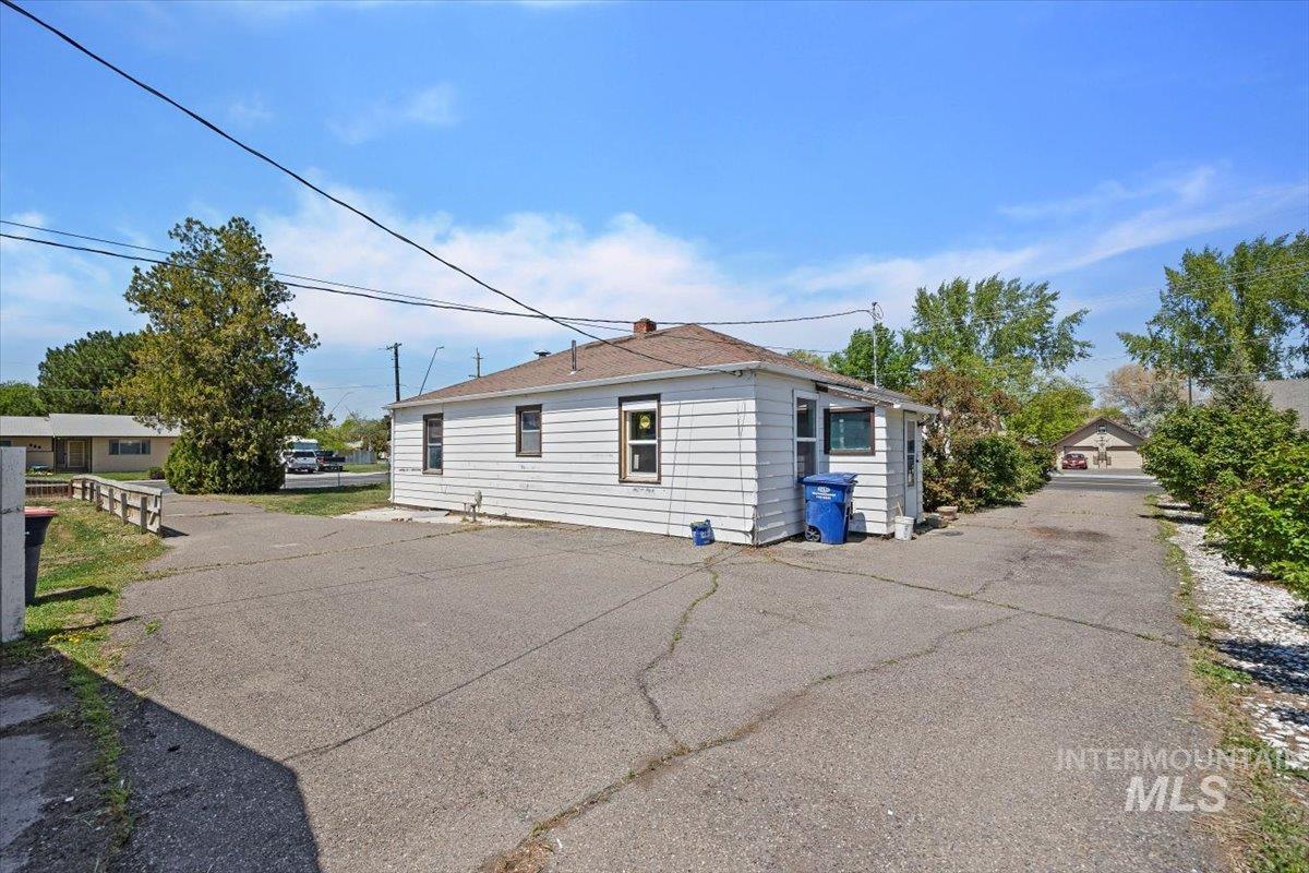 359 Falls Ave W Property Photo 21