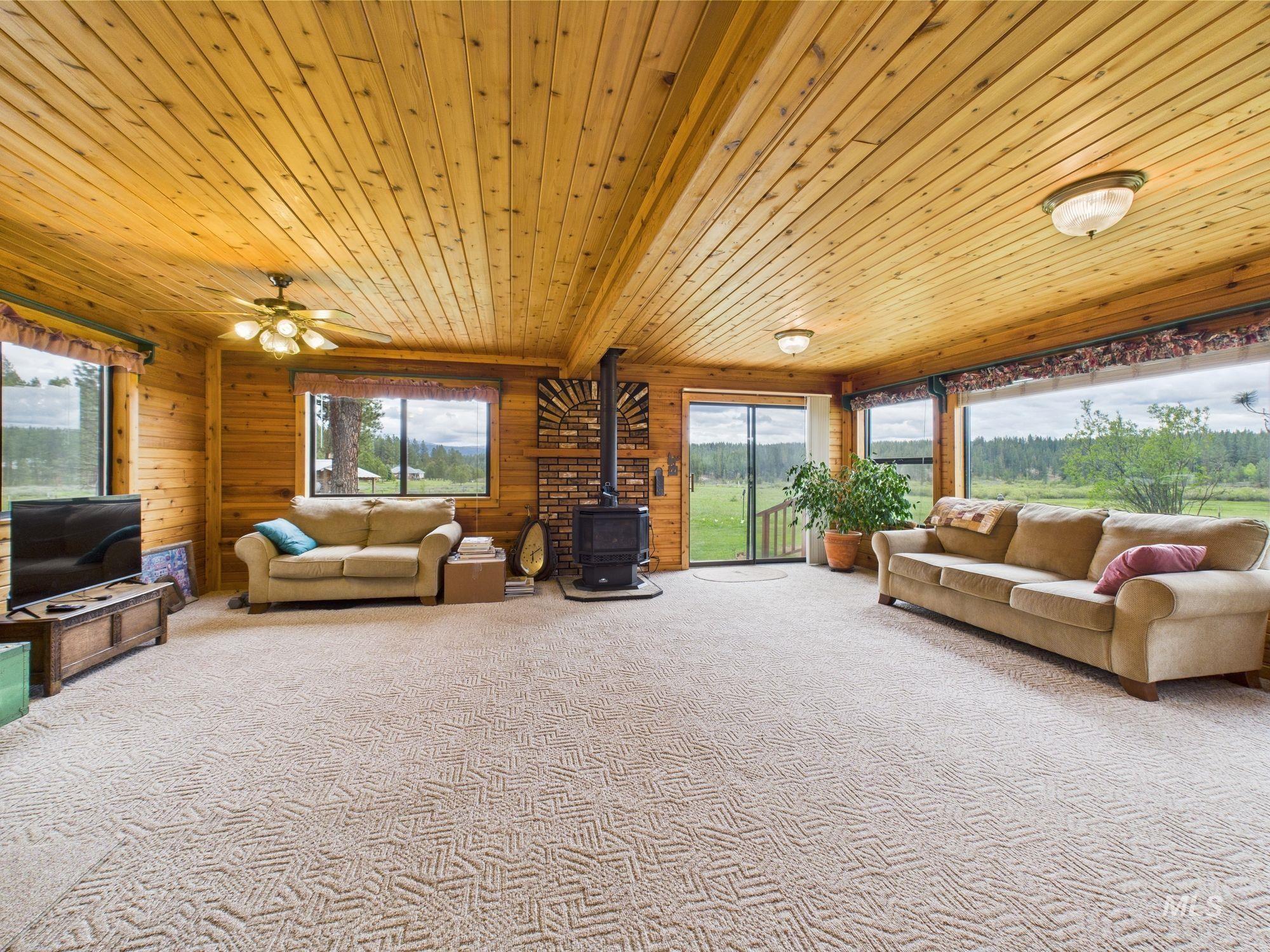 19 Hack Ln Property Photo 24