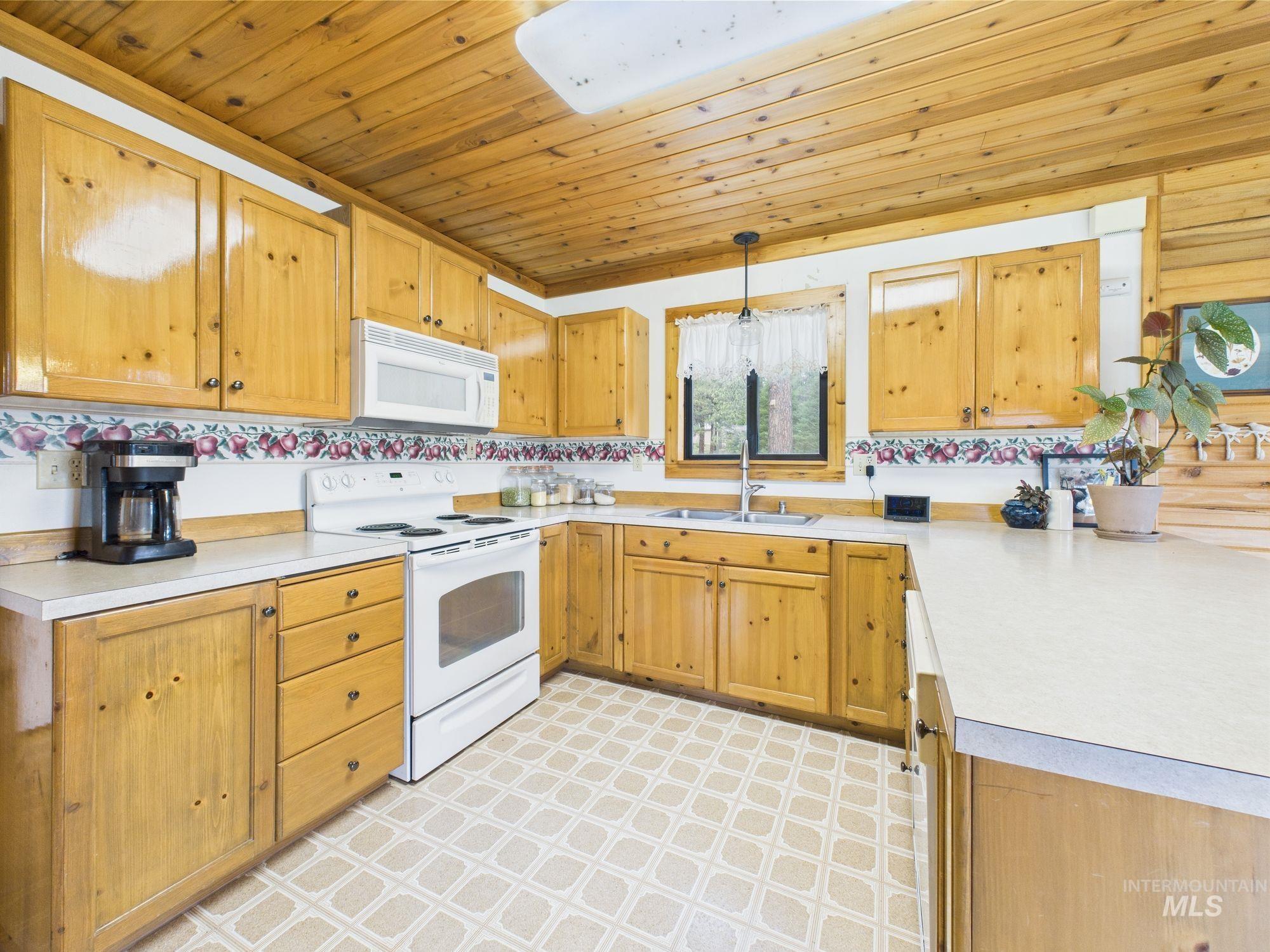 19 Hack Ln Property Photo 25