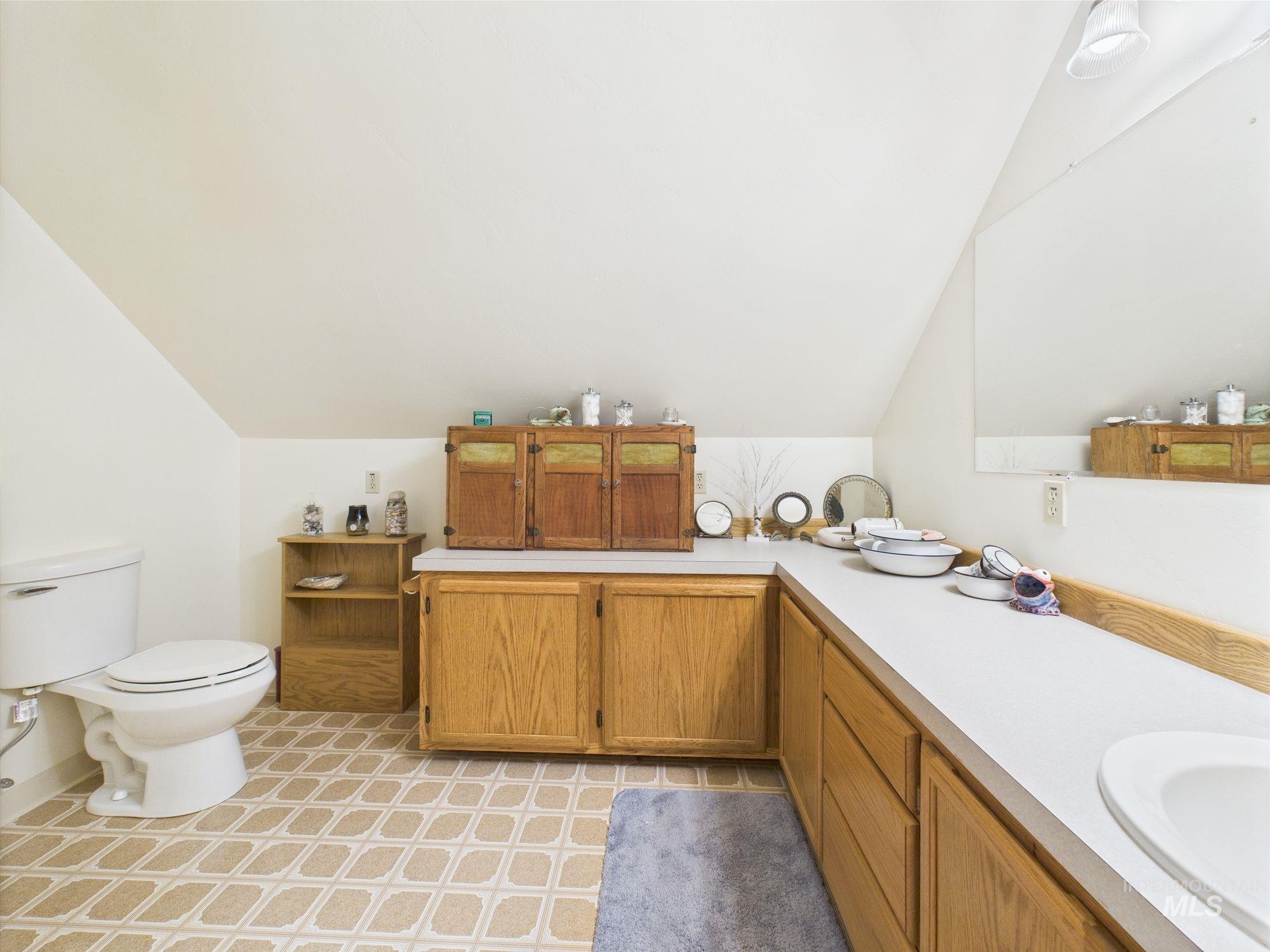 19 Hack Ln Property Photo 33
