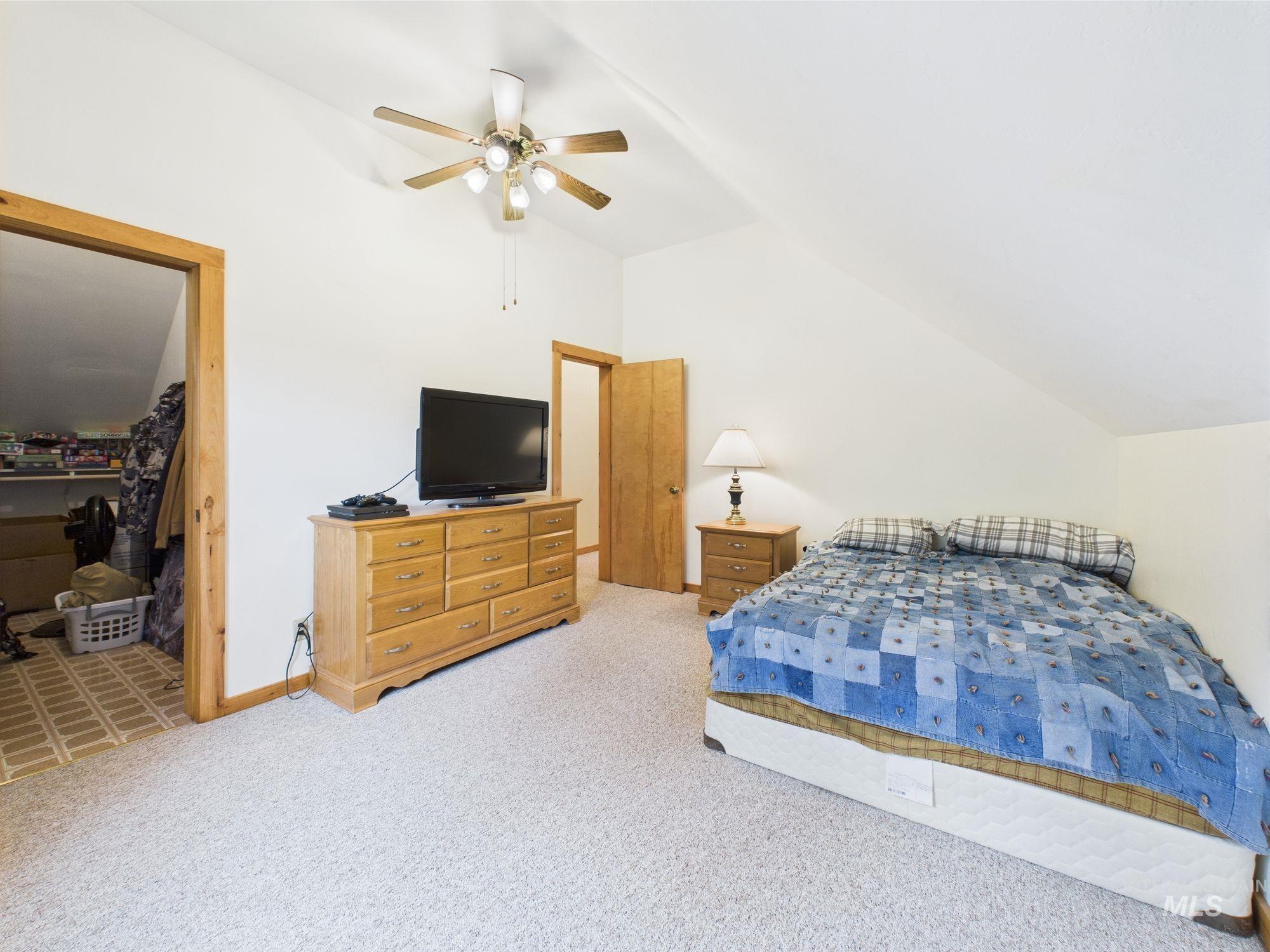 19 Hack Ln Property Photo 36