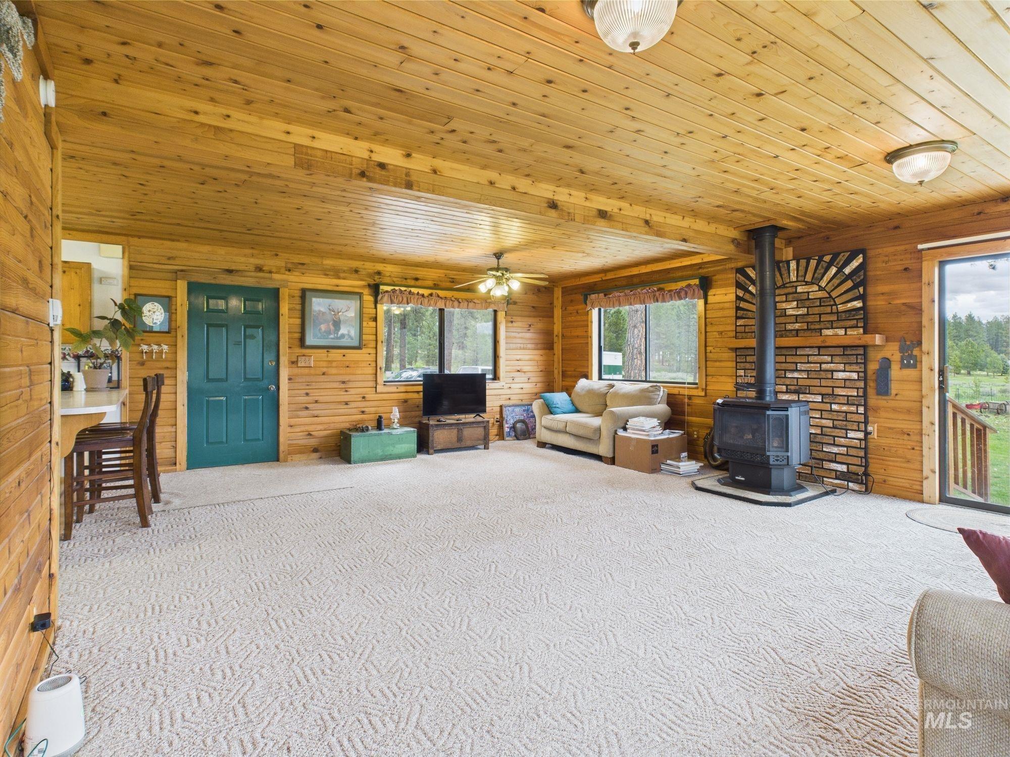 19 Hack Ln Property Photo 38