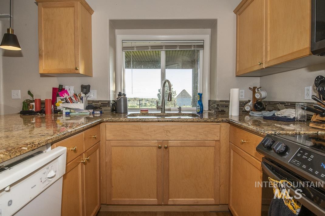 19750 N Cairns Place Property Photo 11