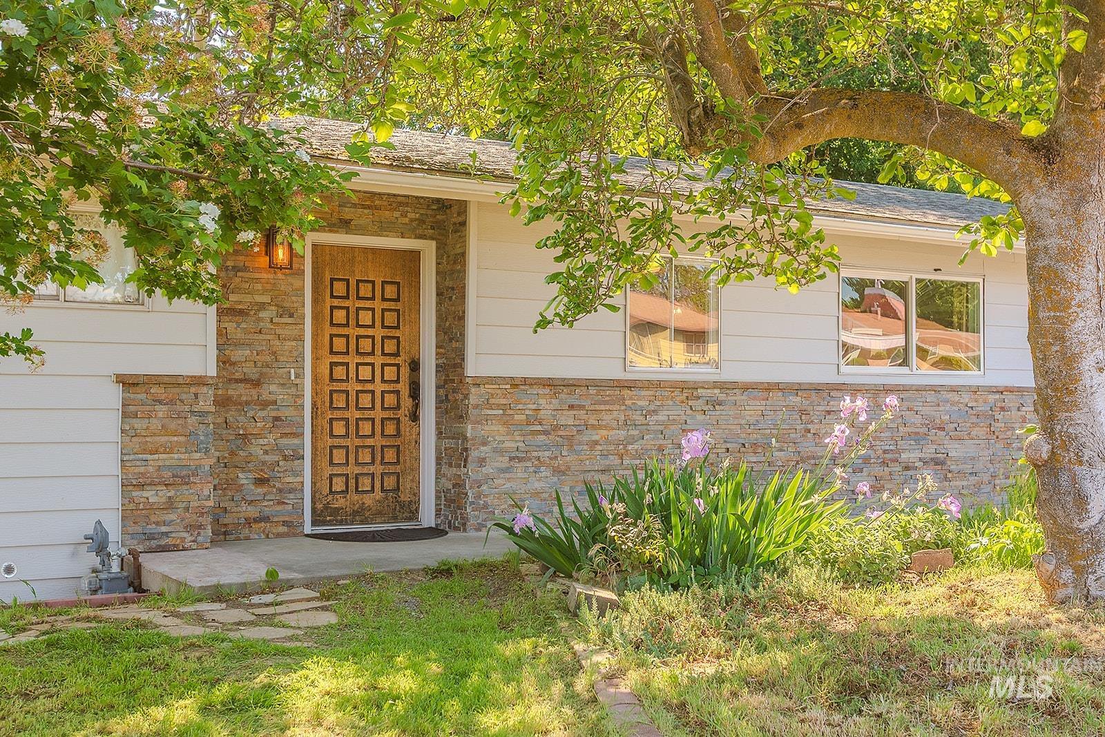 1015 24th Street Property Photo 1