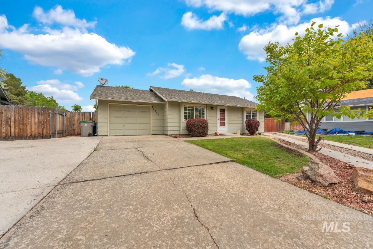 10834 W Linstock Ct Property Photo 2