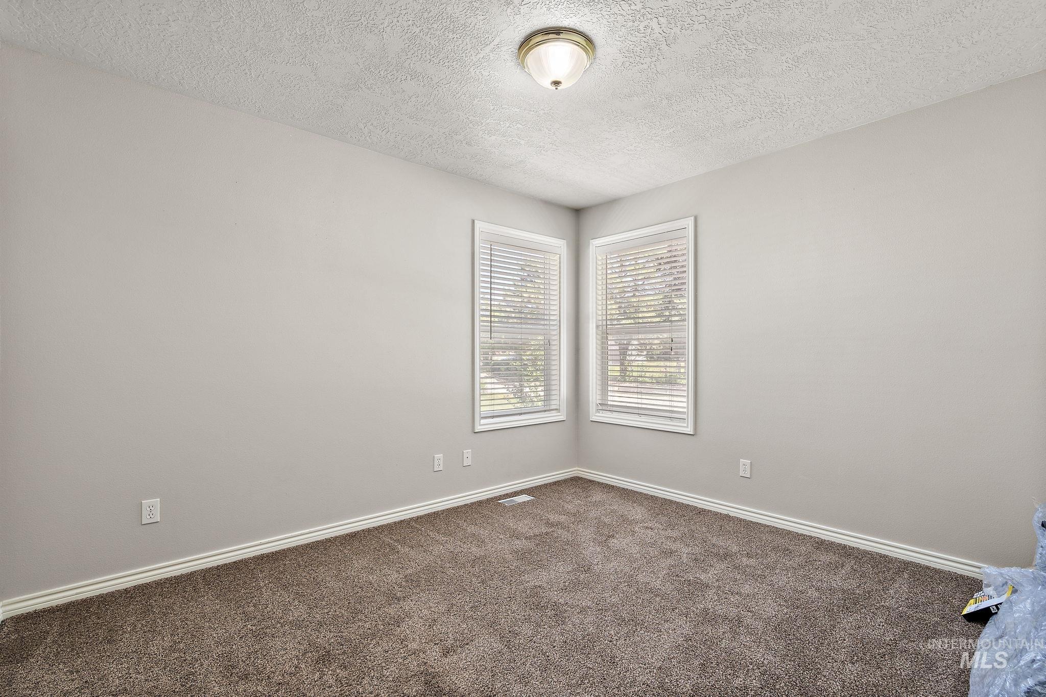 2070 W Waltman St Property Photo 28