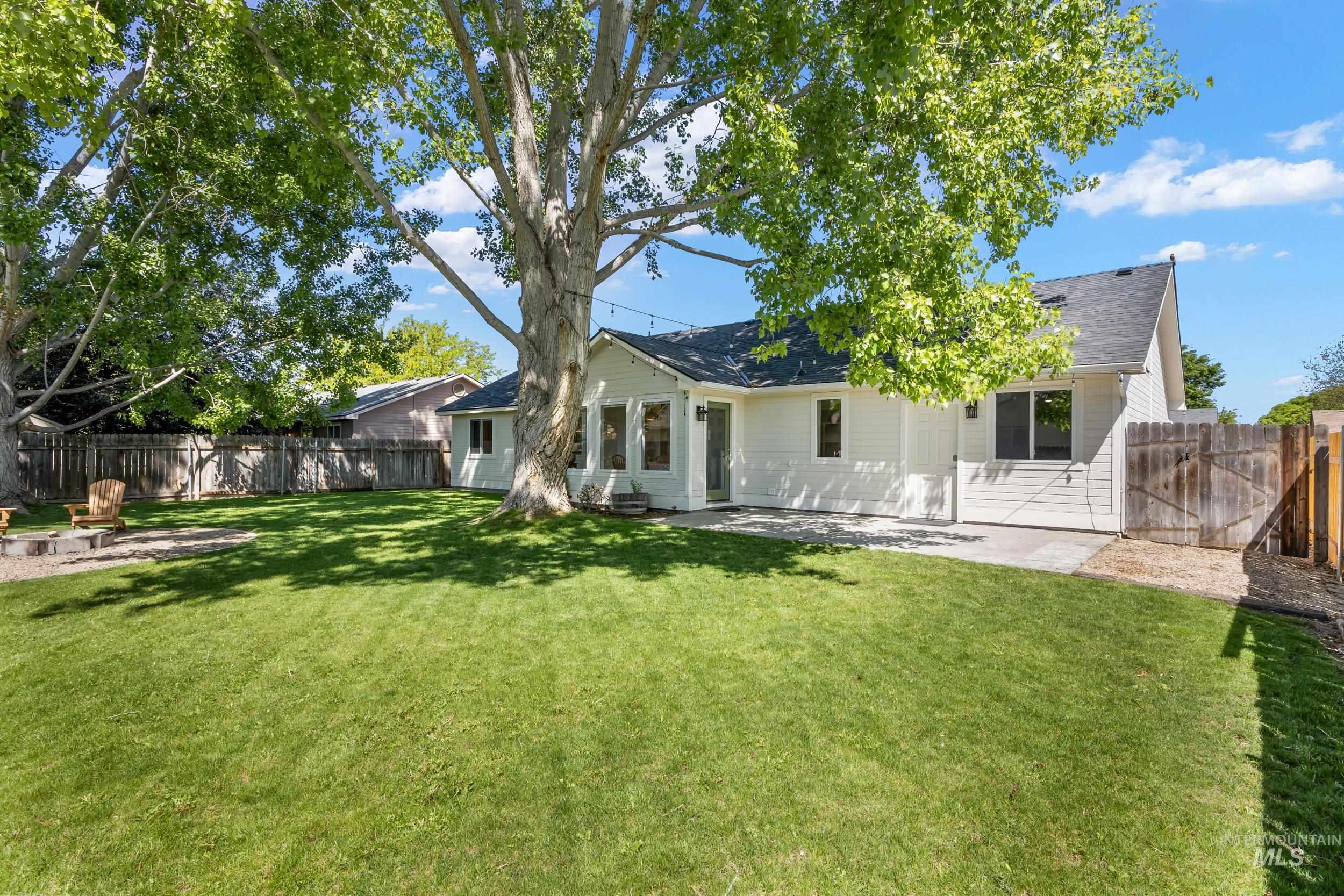 1233 N Tumbler Dr Property Photo 24