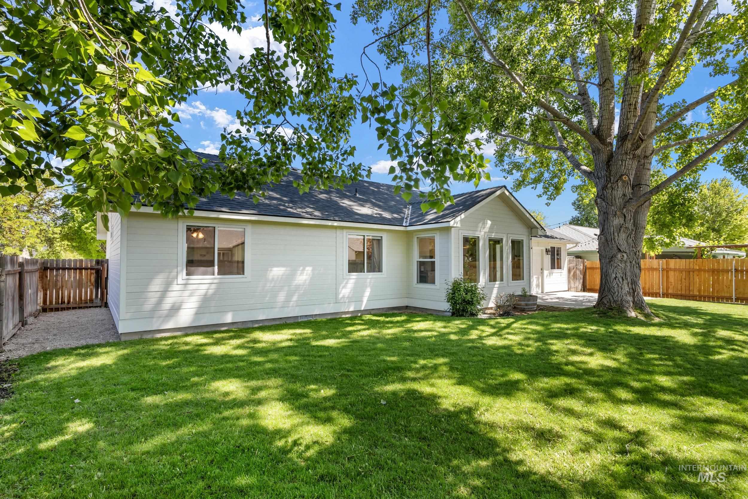 1233 N Tumbler Dr Property Photo 25
