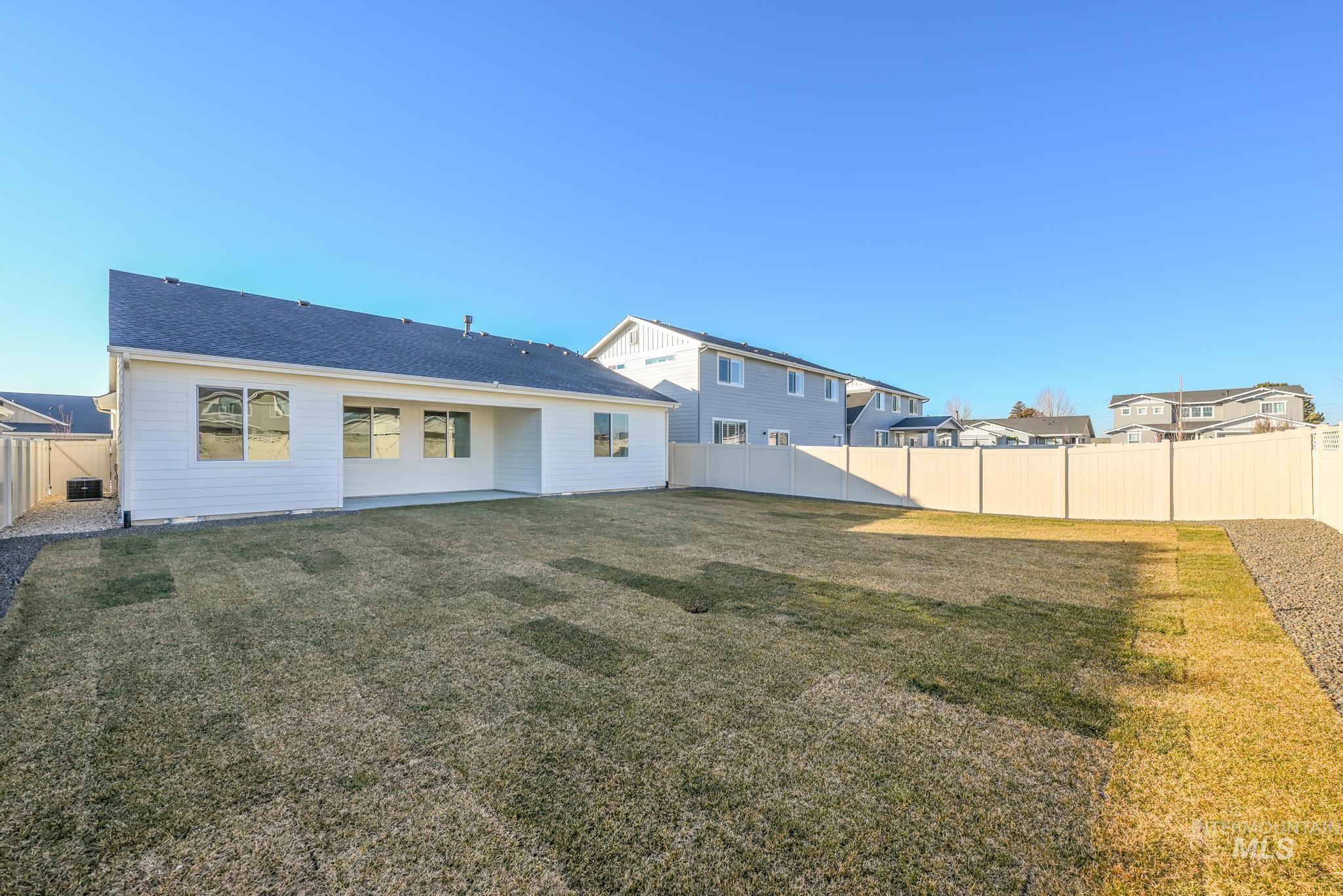 2041 W Gelding St Property Photo 11