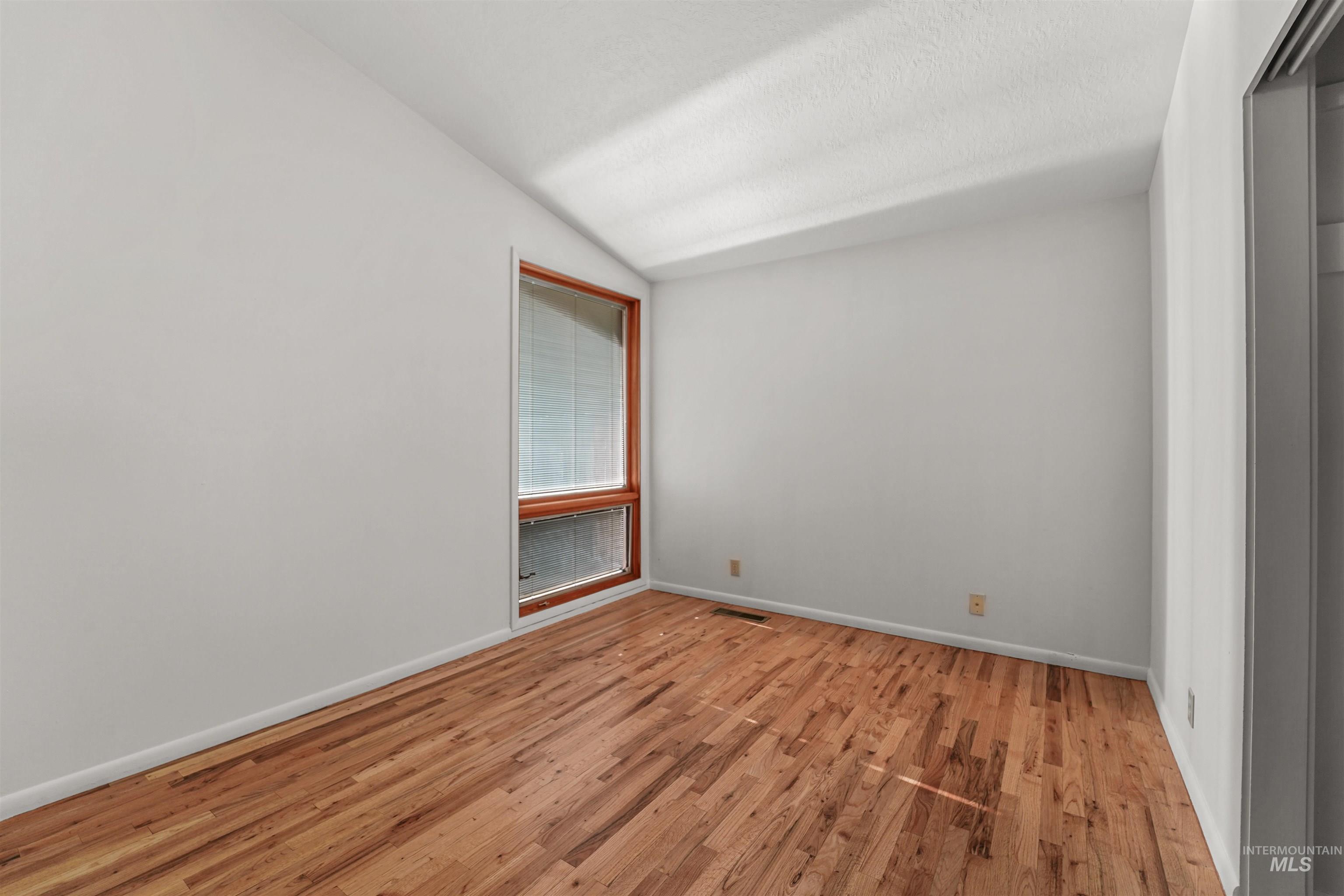 1913 W Suncrest Dr Property Photo 12