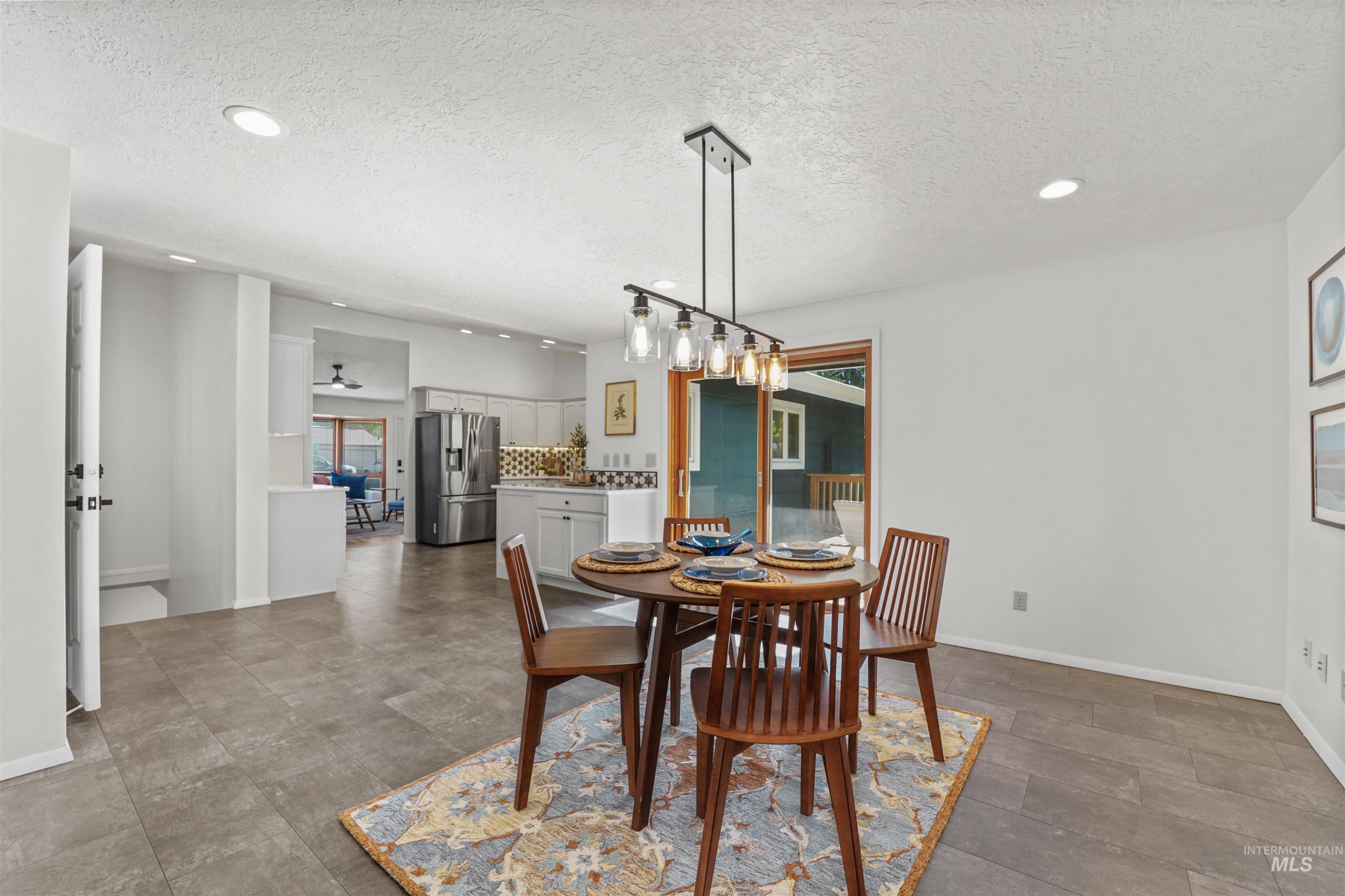 1913 W Suncrest Dr Property Photo 20