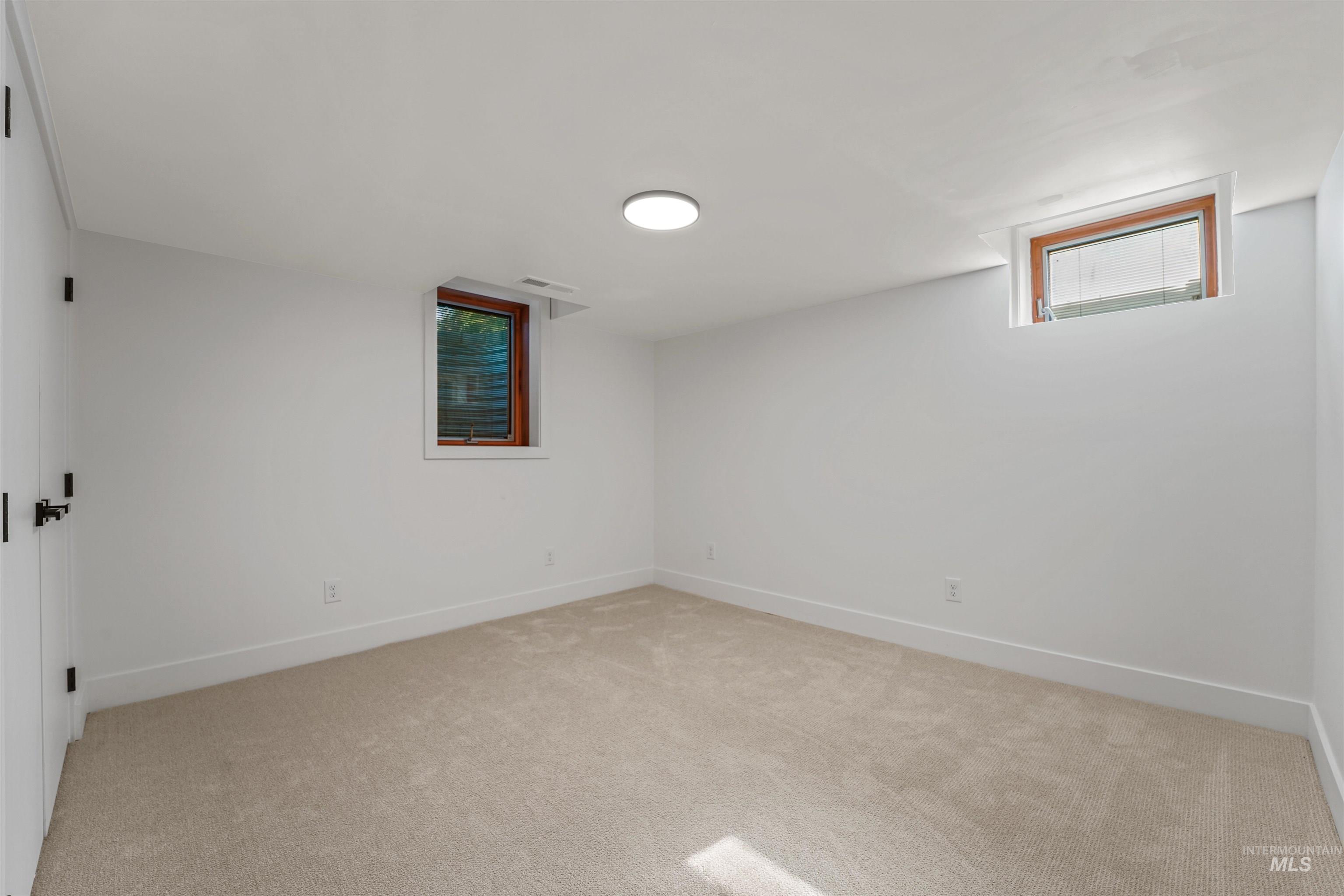 1913 W Suncrest Dr Property Photo 30