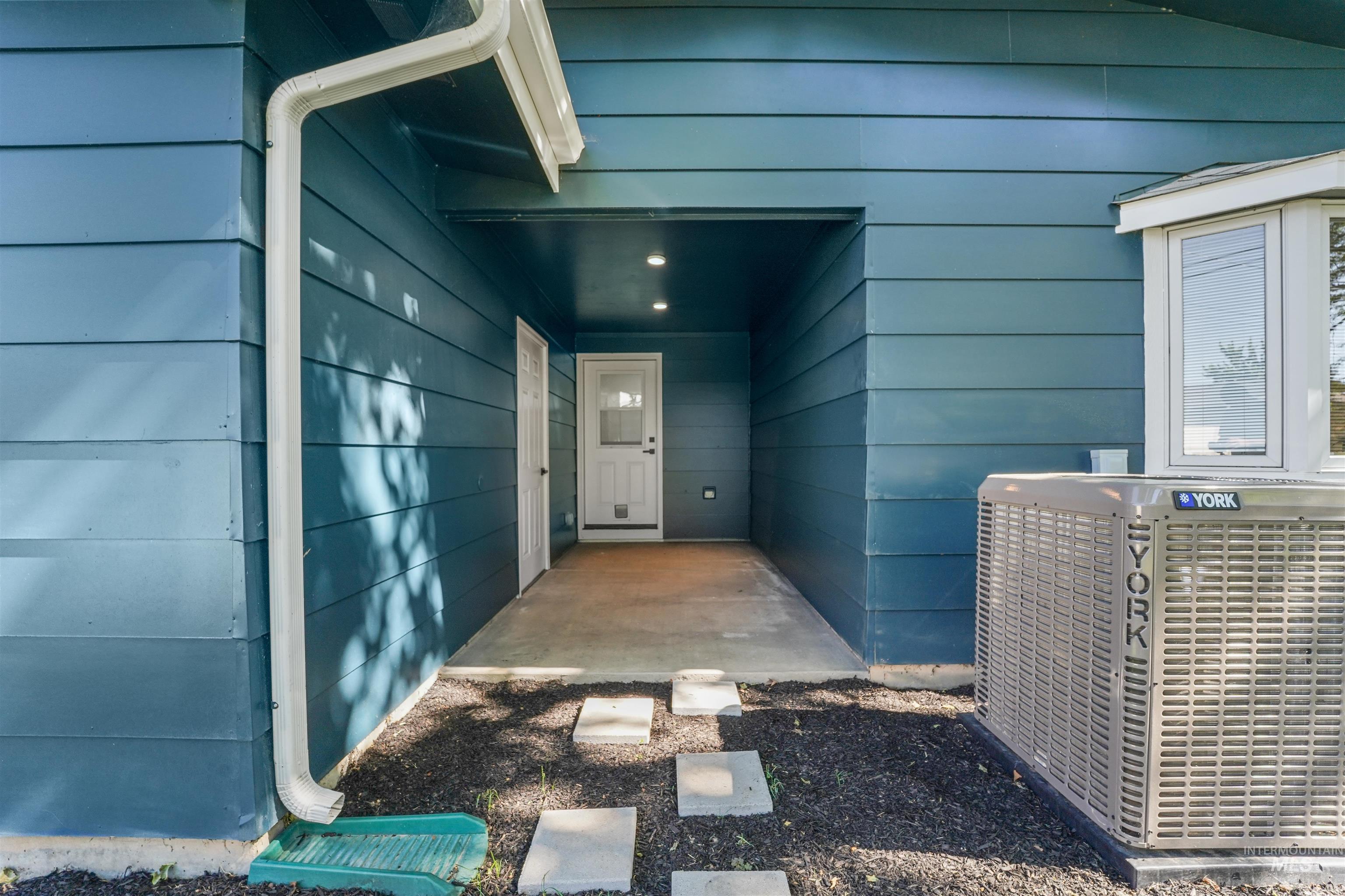 1913 W Suncrest Dr Property Photo 32