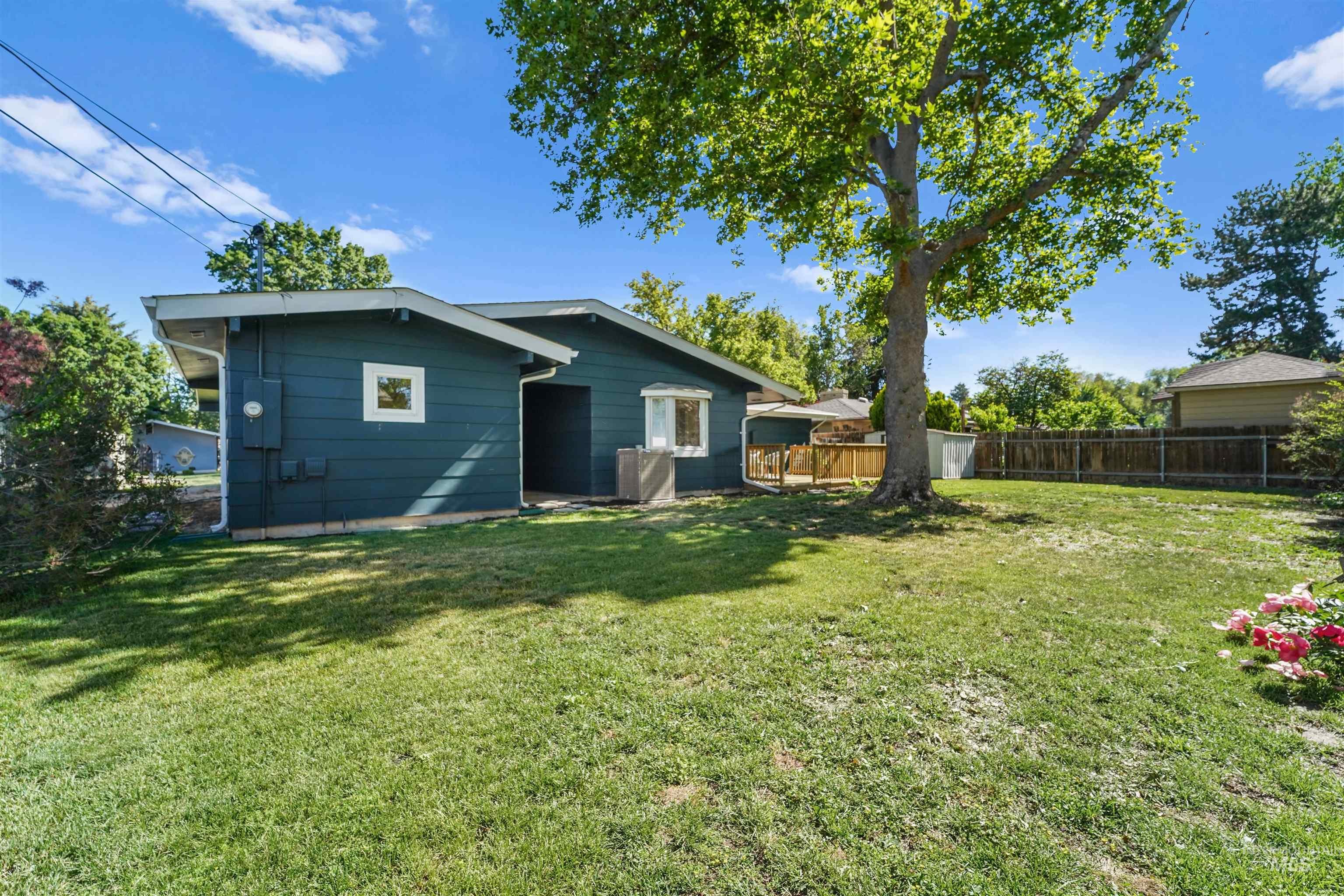 1913 W Suncrest Dr Property Photo 37