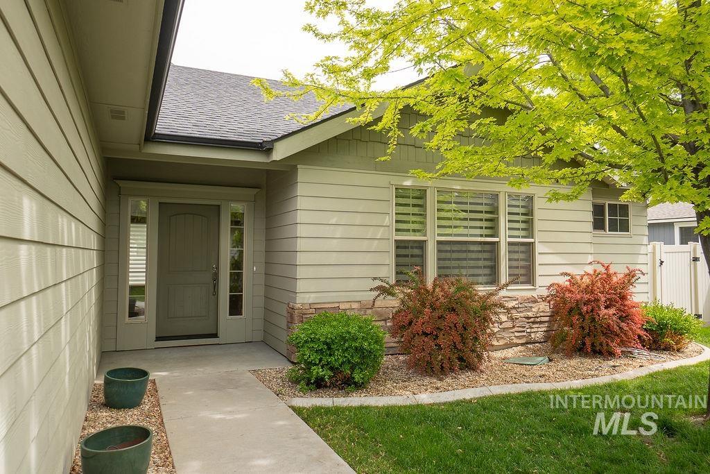 7053 W Butte Lane Property Photo 1