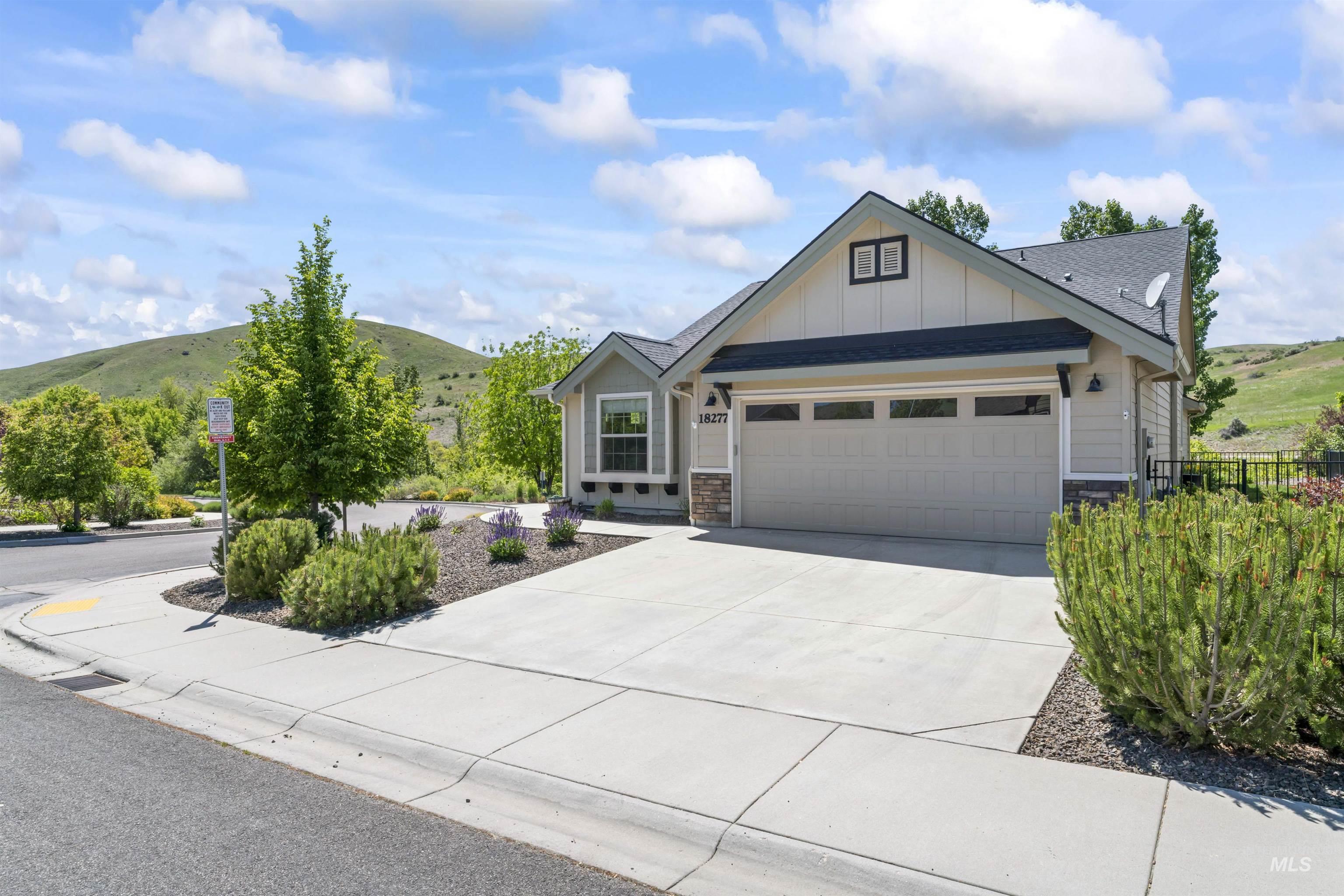 18277 N Streams Edge Way Property Photo 1