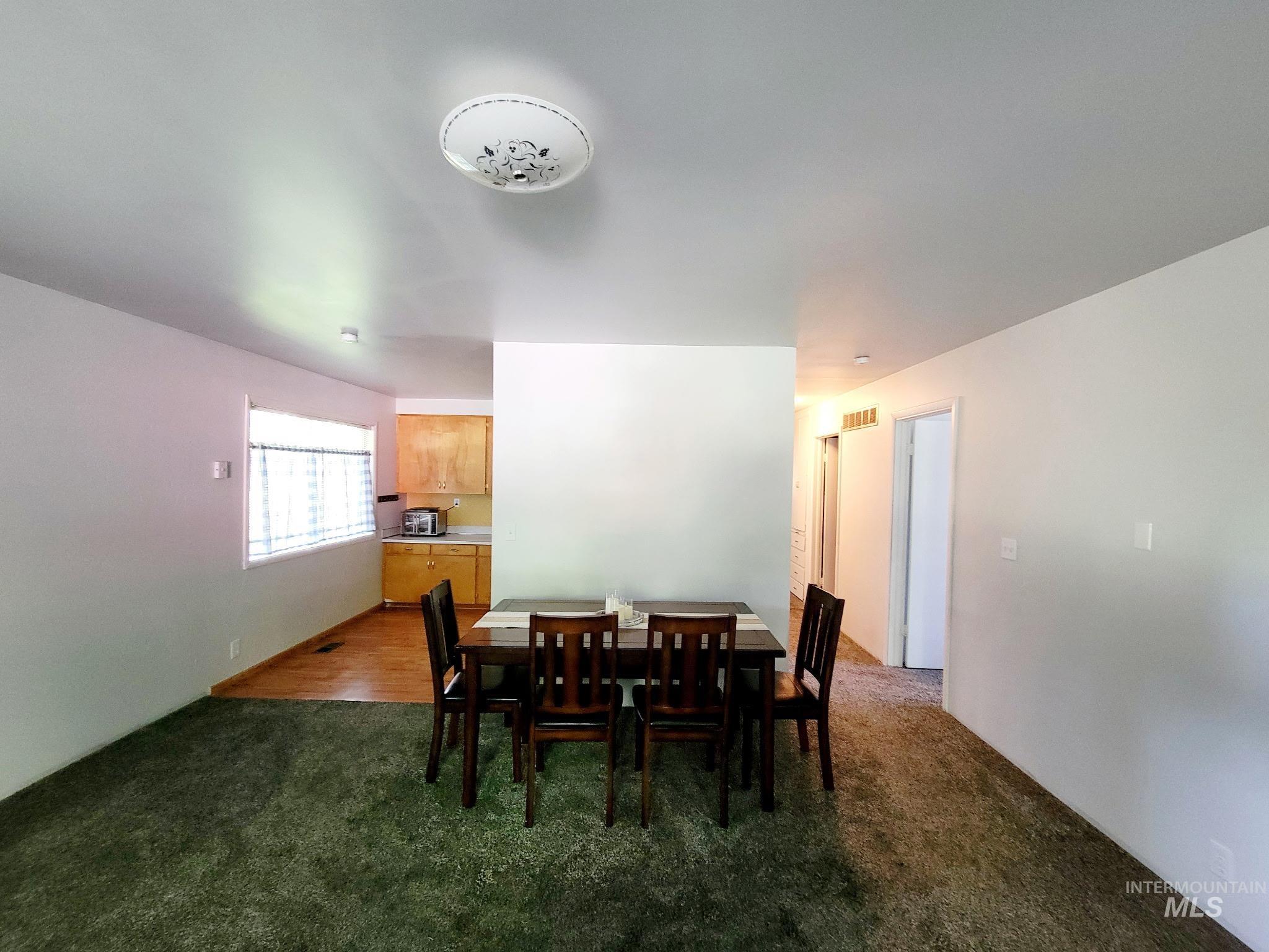 102 N Hornet Creek Rd Property Photo 21