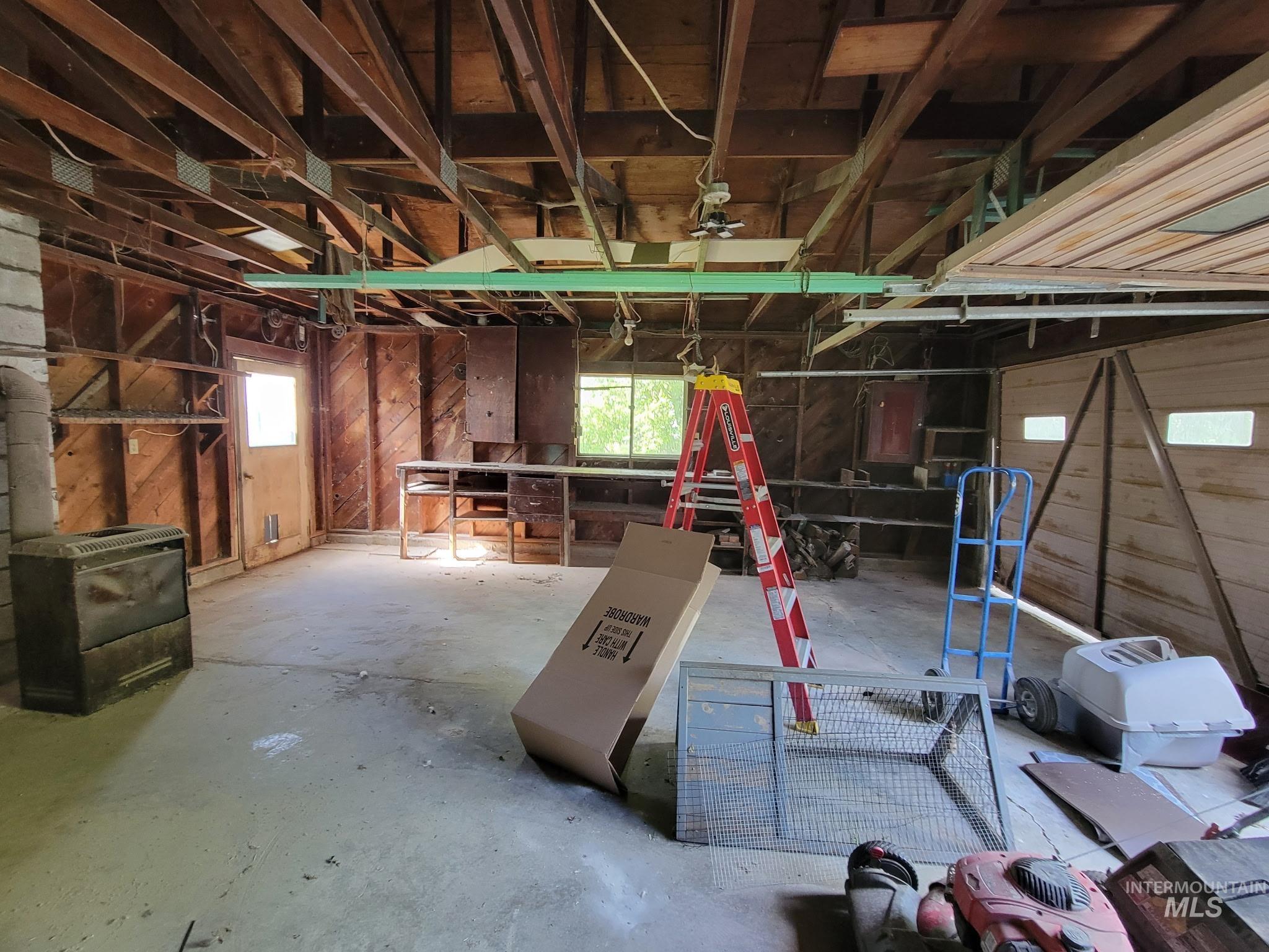 102 N Hornet Creek Rd Property Photo 39