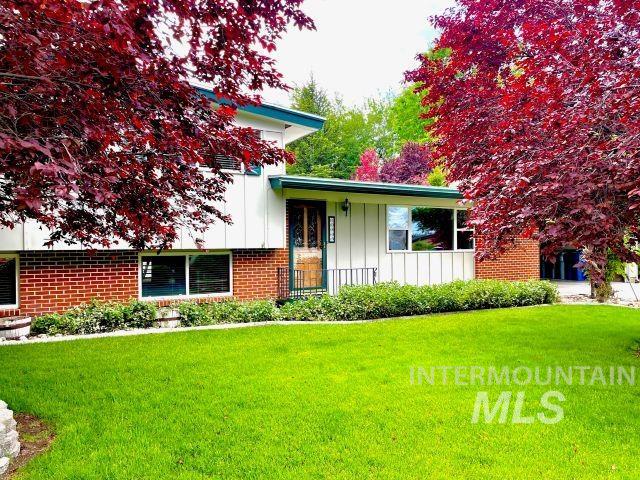 10809 W Cruser Property Photo 2