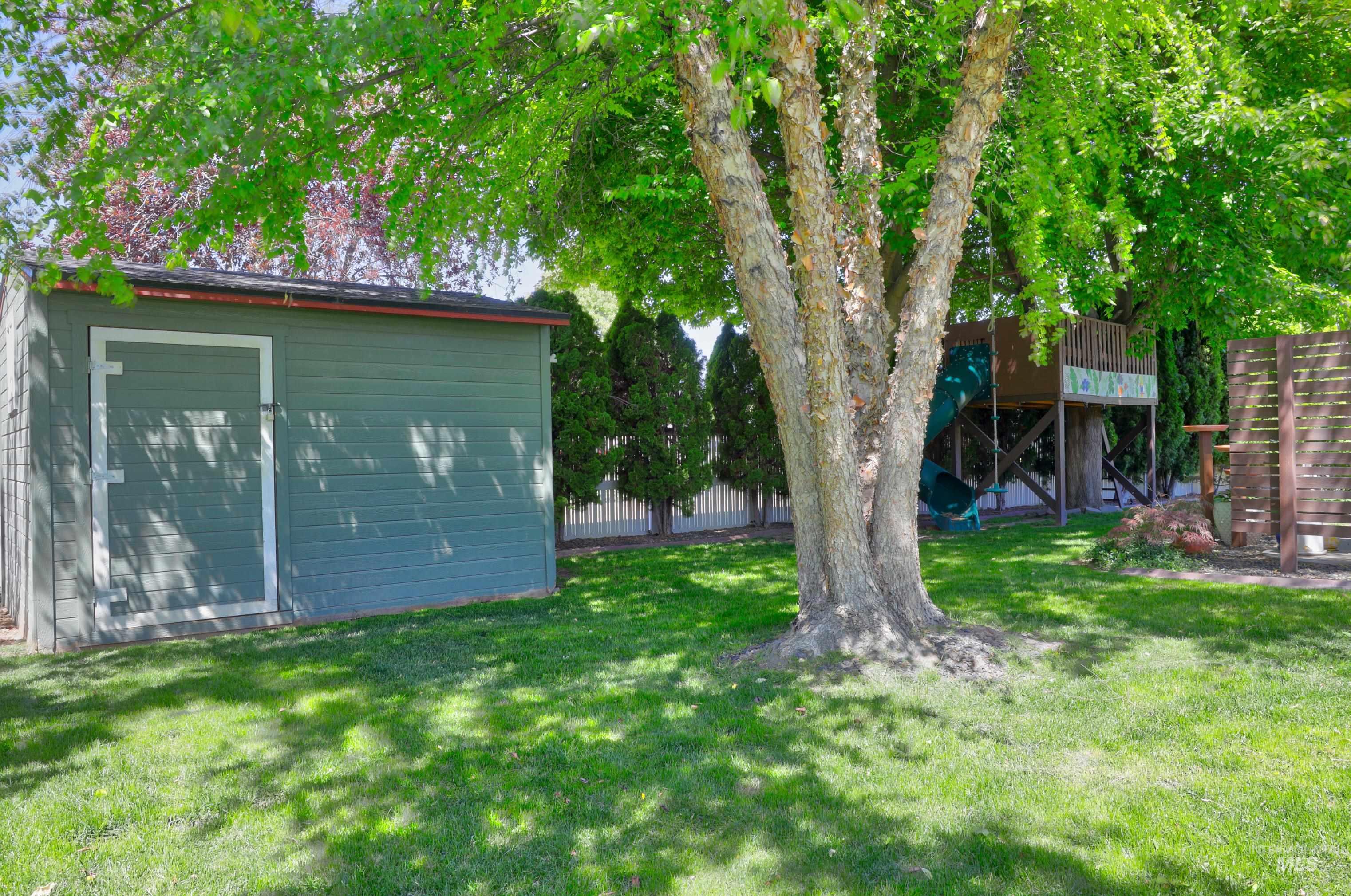 4497 N Montelino Ave Property Photo 25