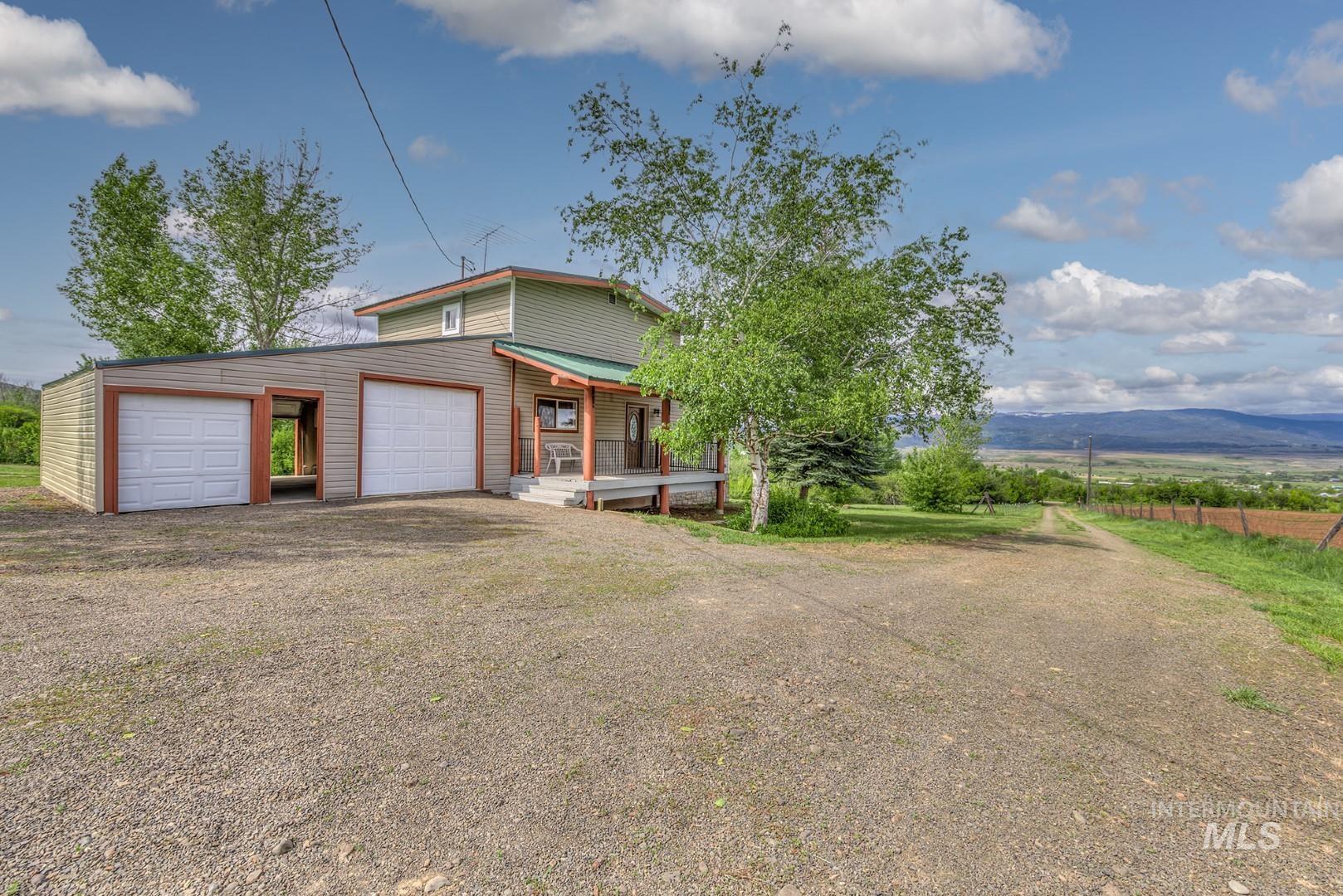 2445 Orchard Rd Property Photo 3