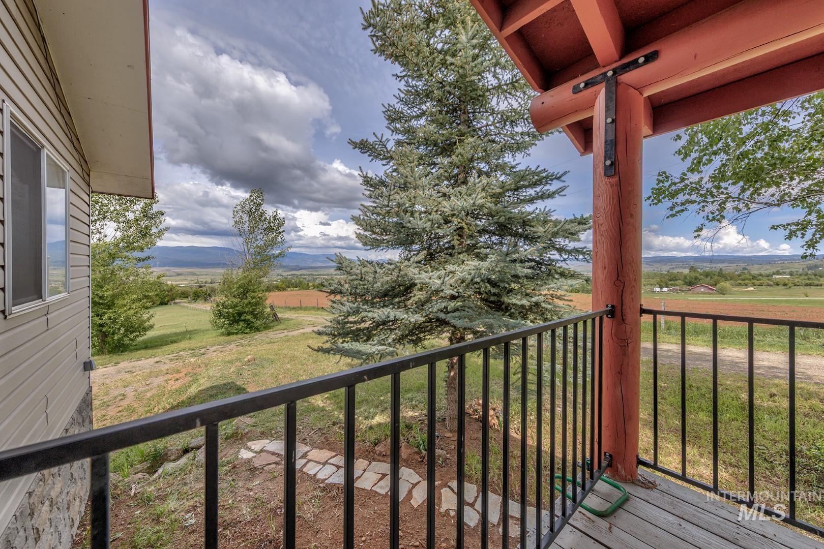 2445 Orchard Rd Property Photo 5