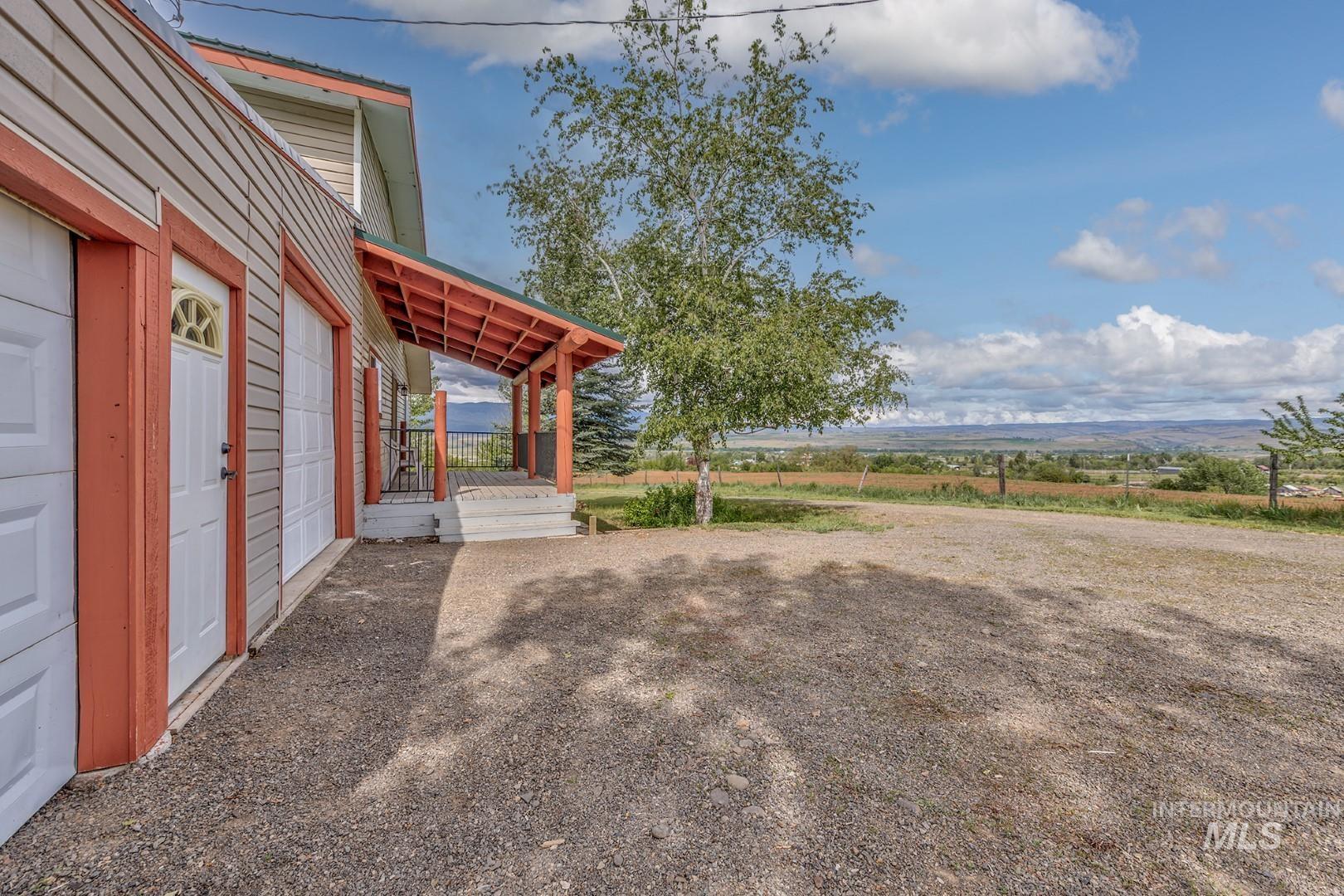 2445 Orchard Rd Property Photo 7