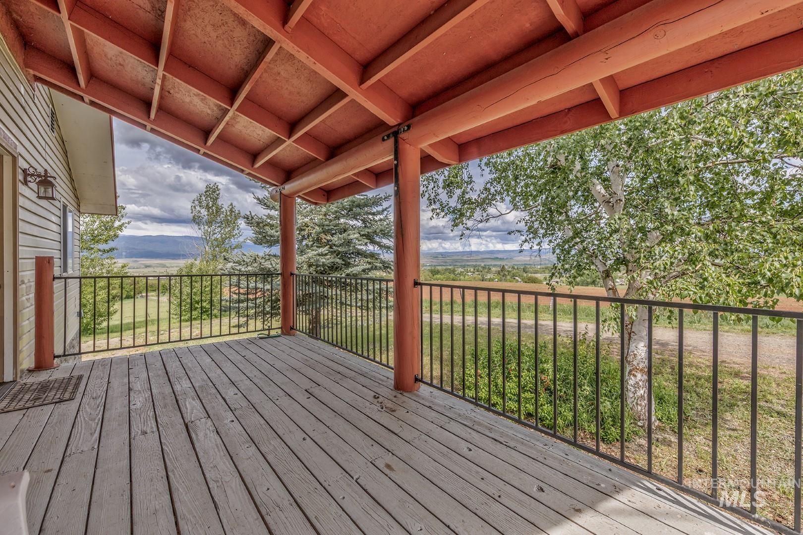 2445 Orchard Rd Property Photo 8