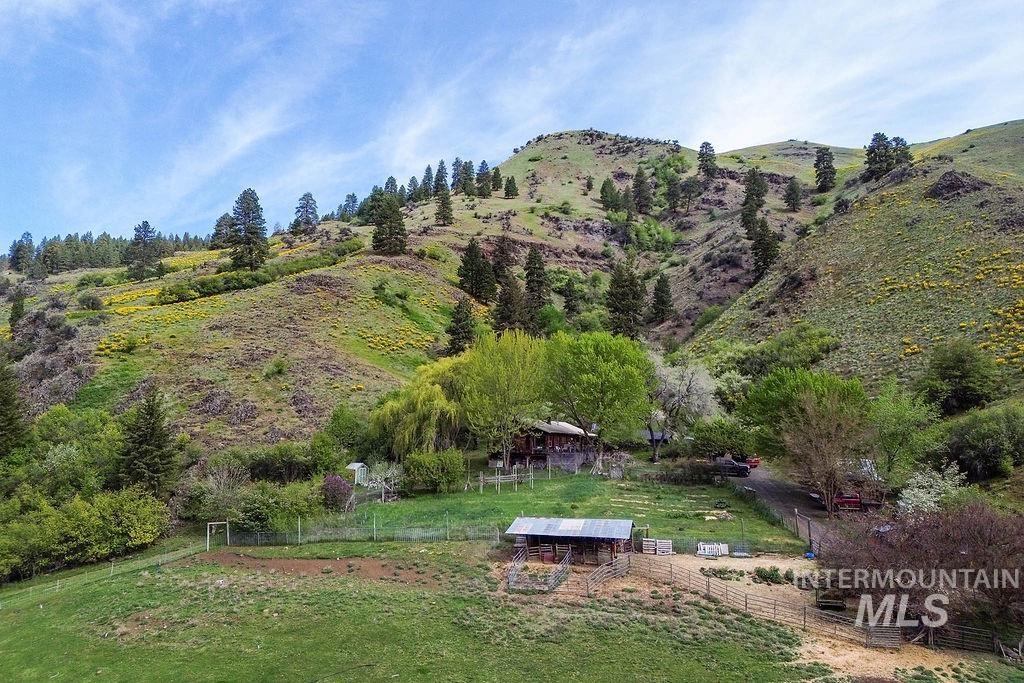 559 Kessler Creek Rd Property Photo 1