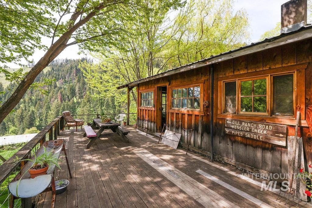 559 Kessler Creek Rd Property Photo 6