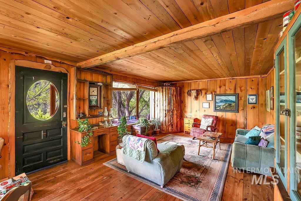 559 Kessler Creek Rd Property Photo 7