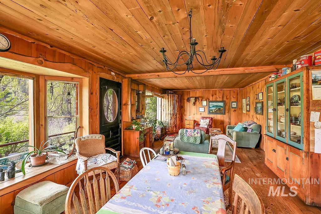 559 Kessler Creek Rd Property Photo 8