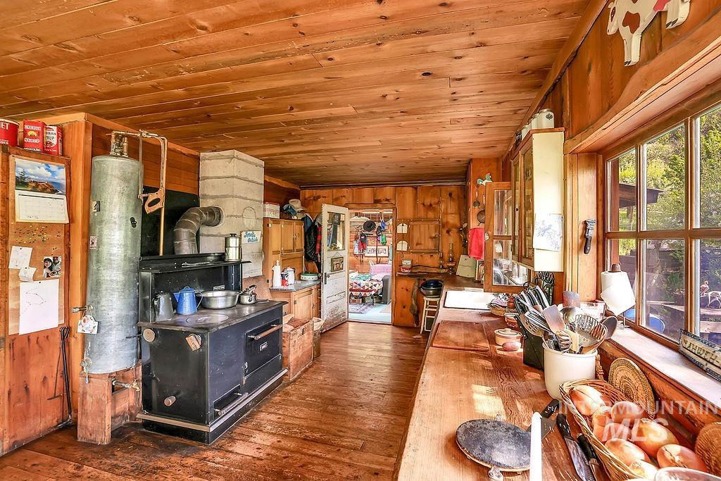 559 Kessler Creek Rd Property Photo 9