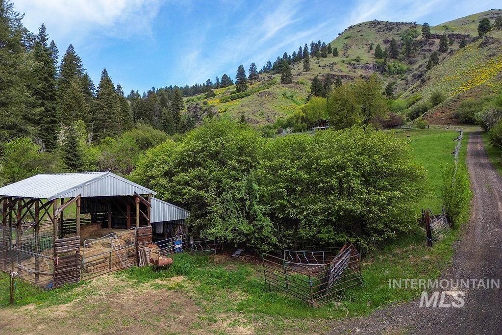 559 Kessler Creek Rd Property Photo 29